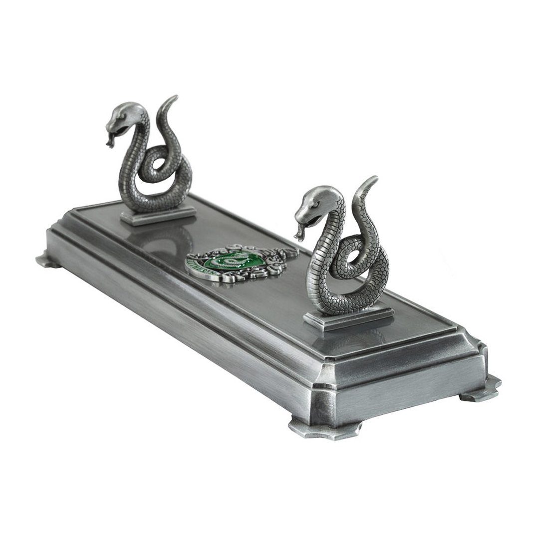 The Noble Collection Zauberstab Zauberstab-Ständer Slytherin, Die ultimative Aufbewahrung für einen Zauberstab von Lord Voldemort