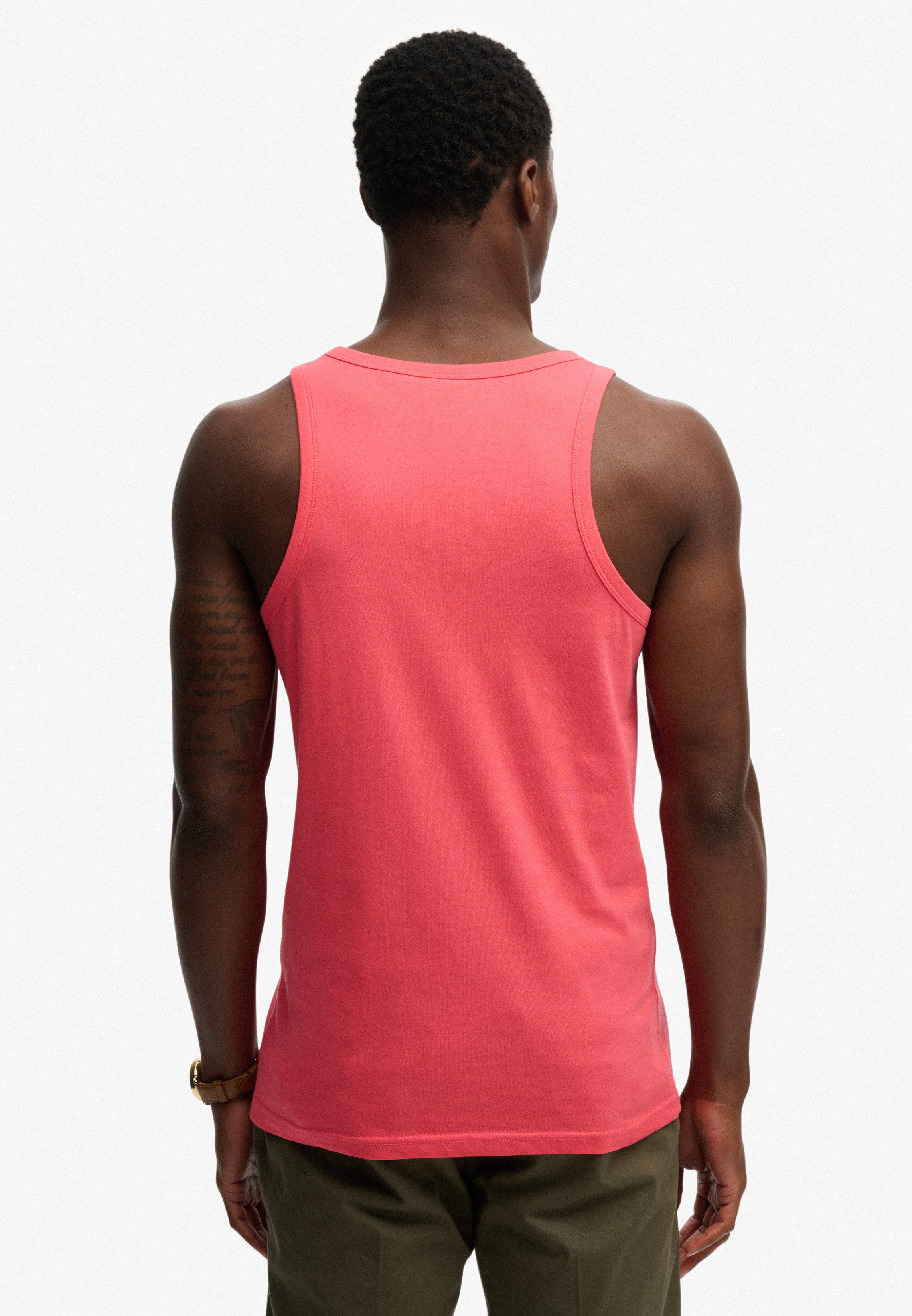 Superdry Tanktop ESSENTIAL LOGO VEST UB mit Markenlabel, aus Baumwolle und Single Jersey, Slim Fit, ärmellos