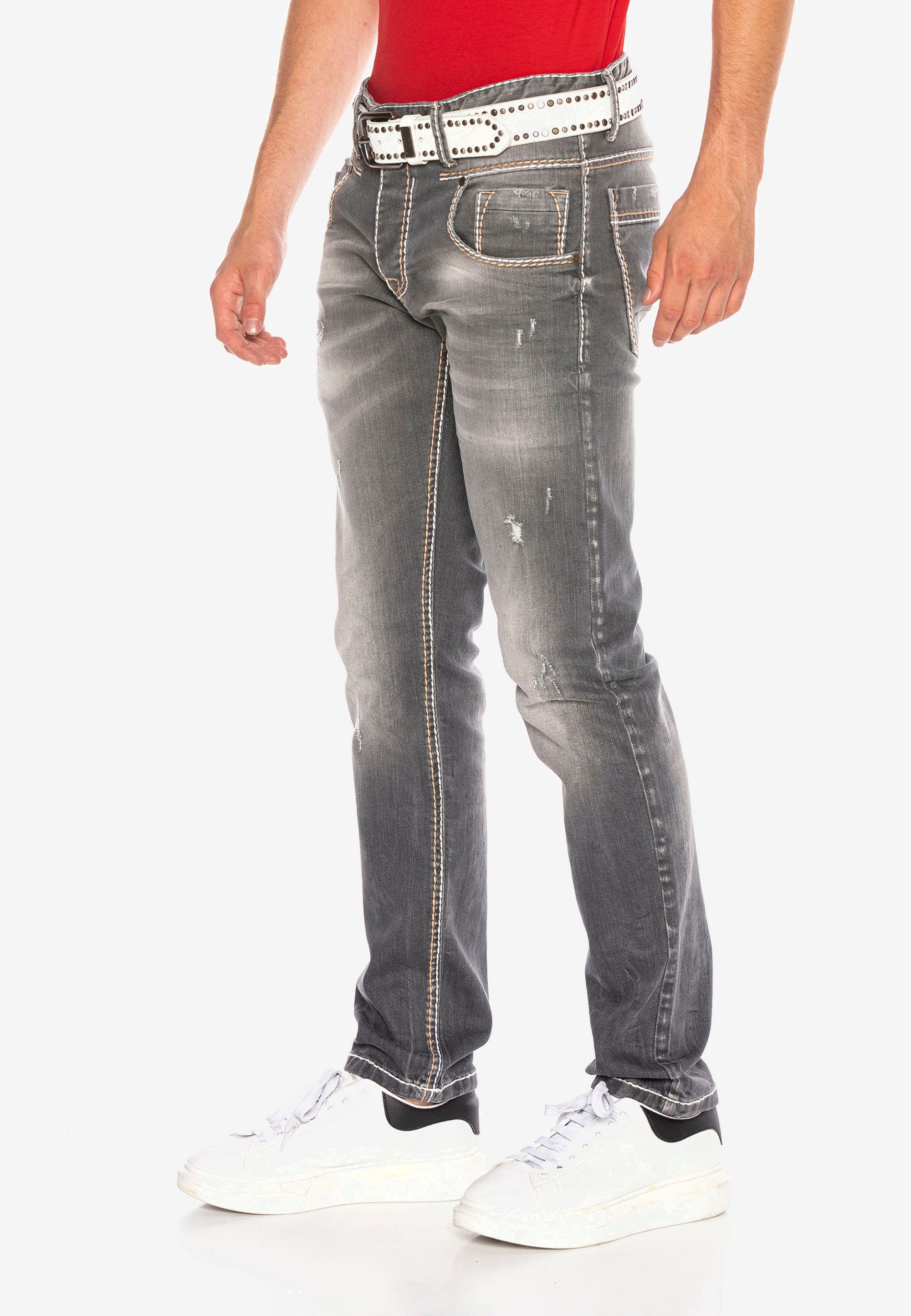 Cipo & modernem Jeans in Straight Fit-Schnitt CD668 Baxx Bequeme
