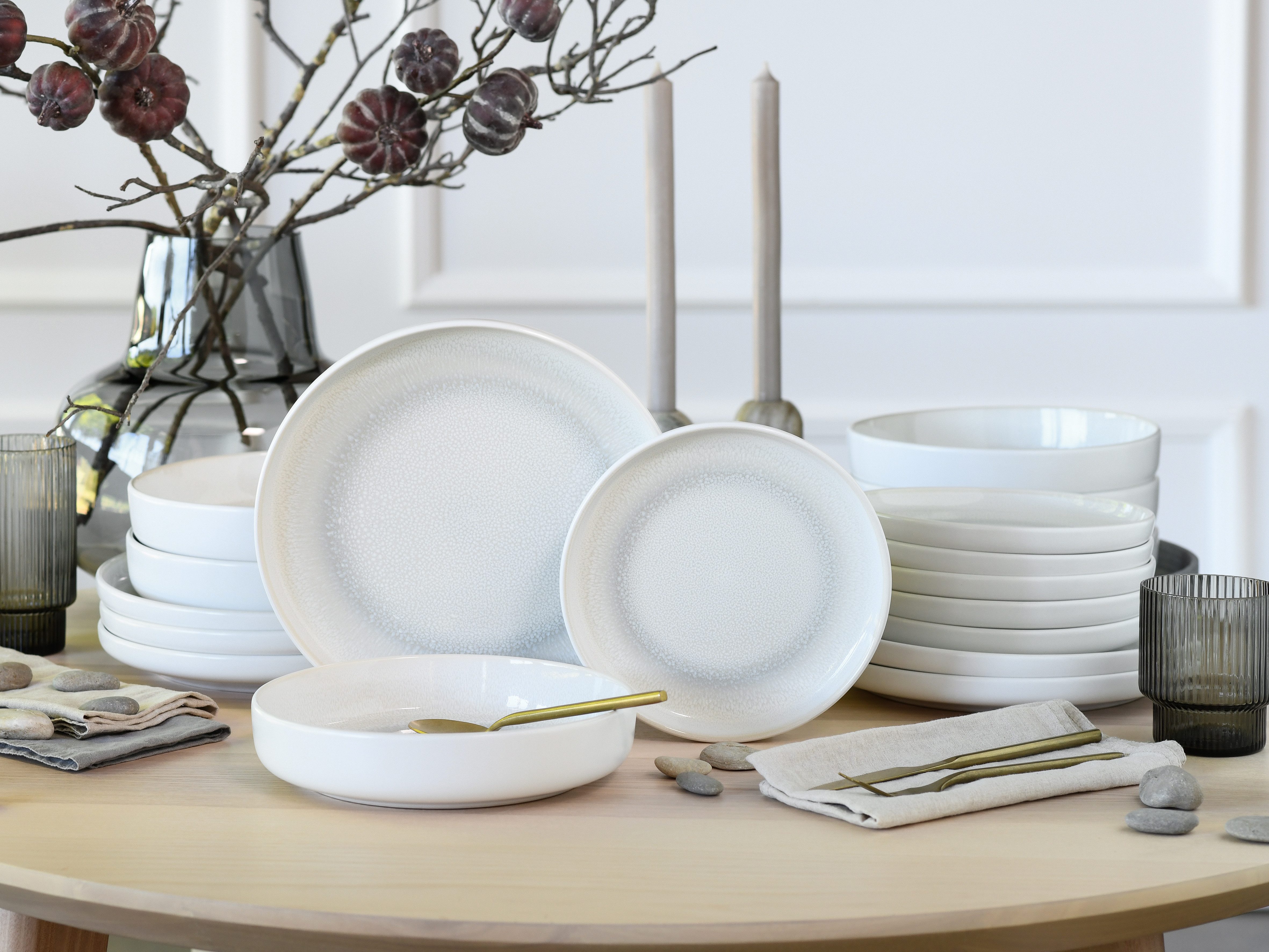 OTTO home Teller-Set modernes Geschirr-Set, Service Lykk (18-tlg), 6 Personen, Steinzeug, hohe Haltbarkeit, spülmaschinen- & mikrowellengeeignet, Reaktivglasur