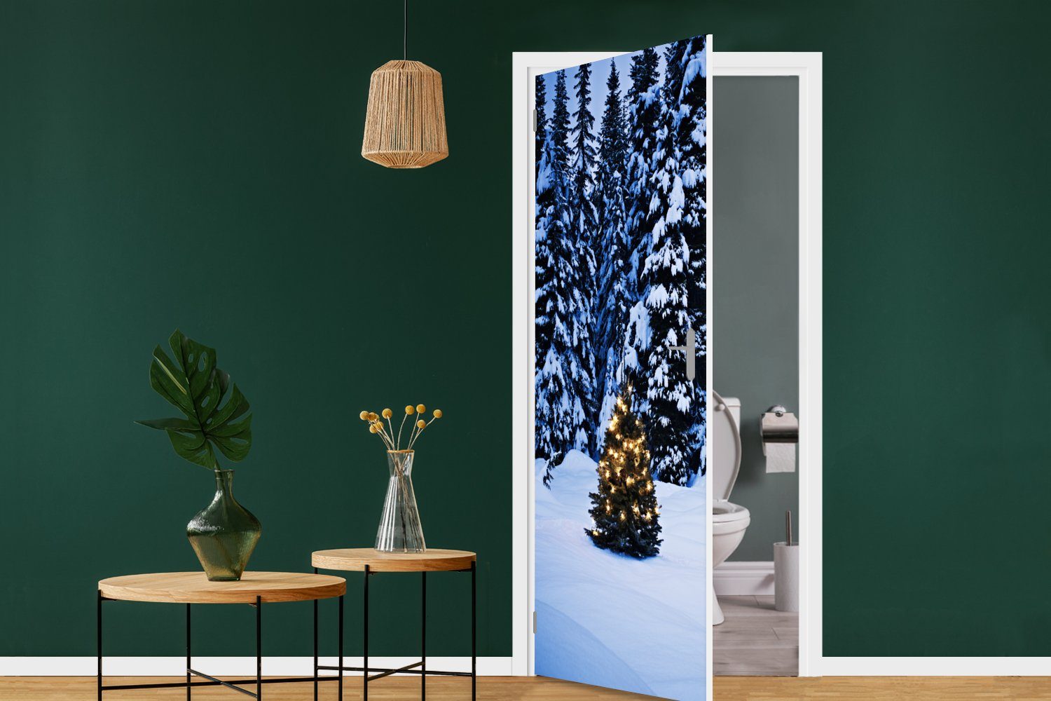 cm winterliche für Tür, Türtapete einem Tannenbaum, Umgebung mit (1 St), Eine Fototapete 75x205 bedruckt, Türaufkleber, Matt, MuchoWow