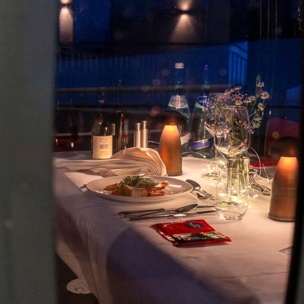 Jochen Schweizer Erlebnisgutschein Gondeldinner für 2 Sankt Johann in Tirol, Gourmetgenuss über den Alpen: Gondeldinner deluxe