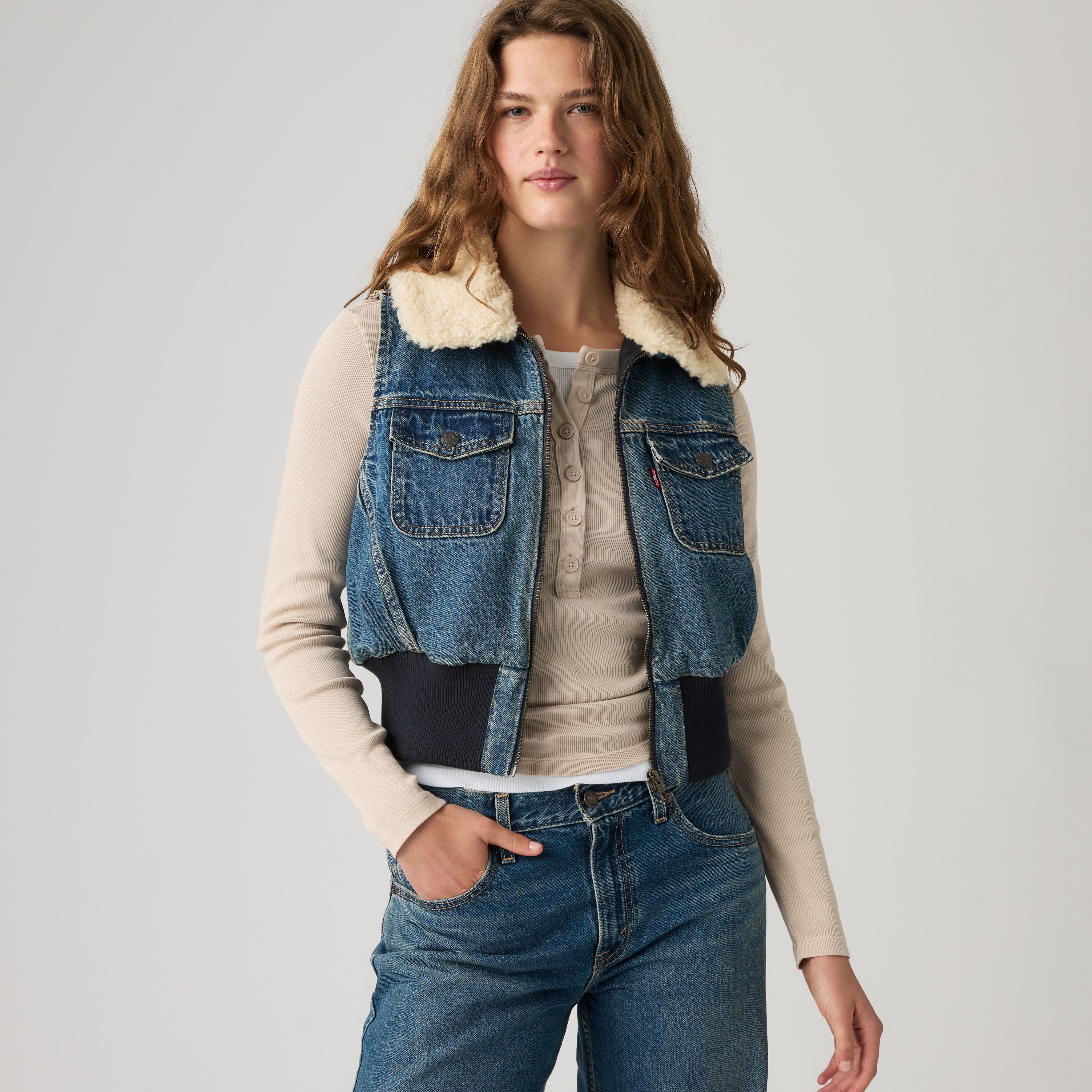 Levi's® Jeansweste TINY SHERPA VEST mit Plüschkragen