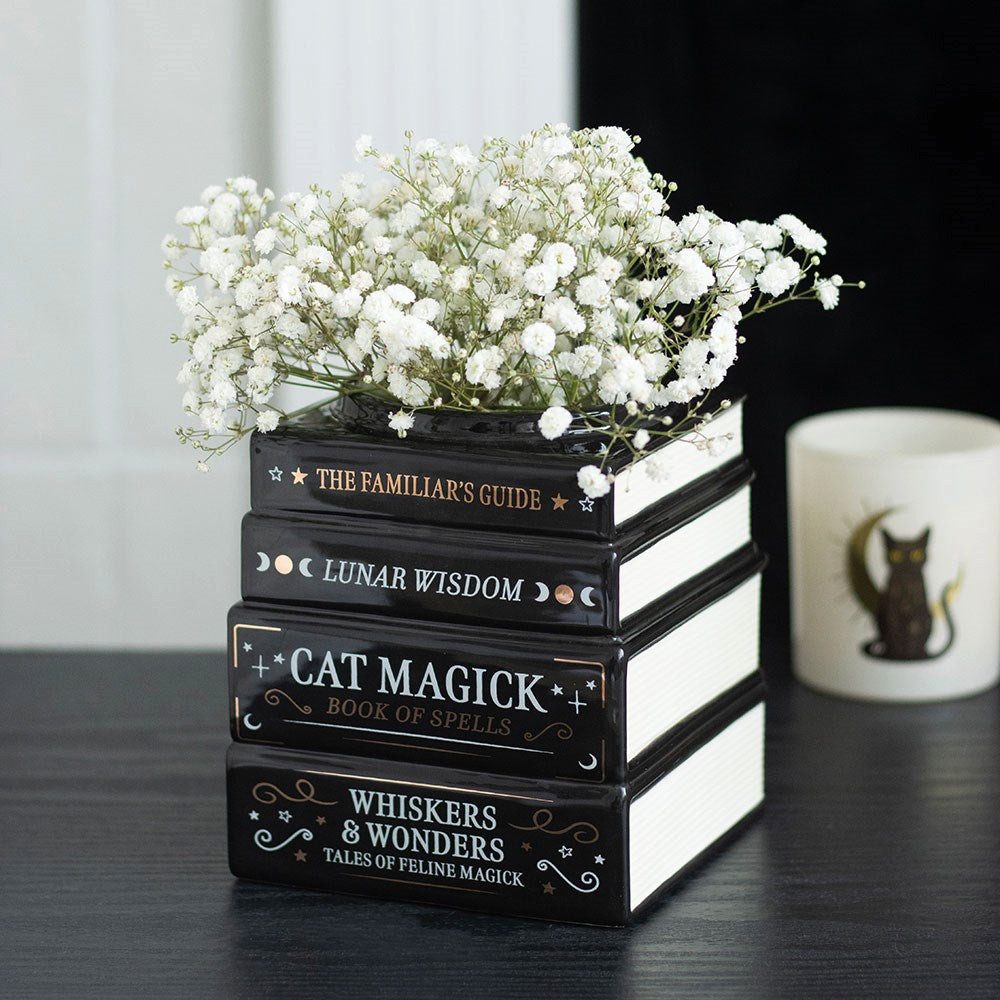 Something Different Dekovase Gothic Vase Buchstapel "Cat Magick" in schwarz-gold