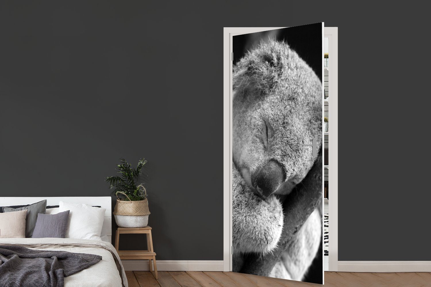 St), Matt, Türaufkleber, cm Hintergrund, auf schwarzem MuchoWow Schlafender für (1 Koala Türtapete Tür, bedruckt, Fototapete 75x205