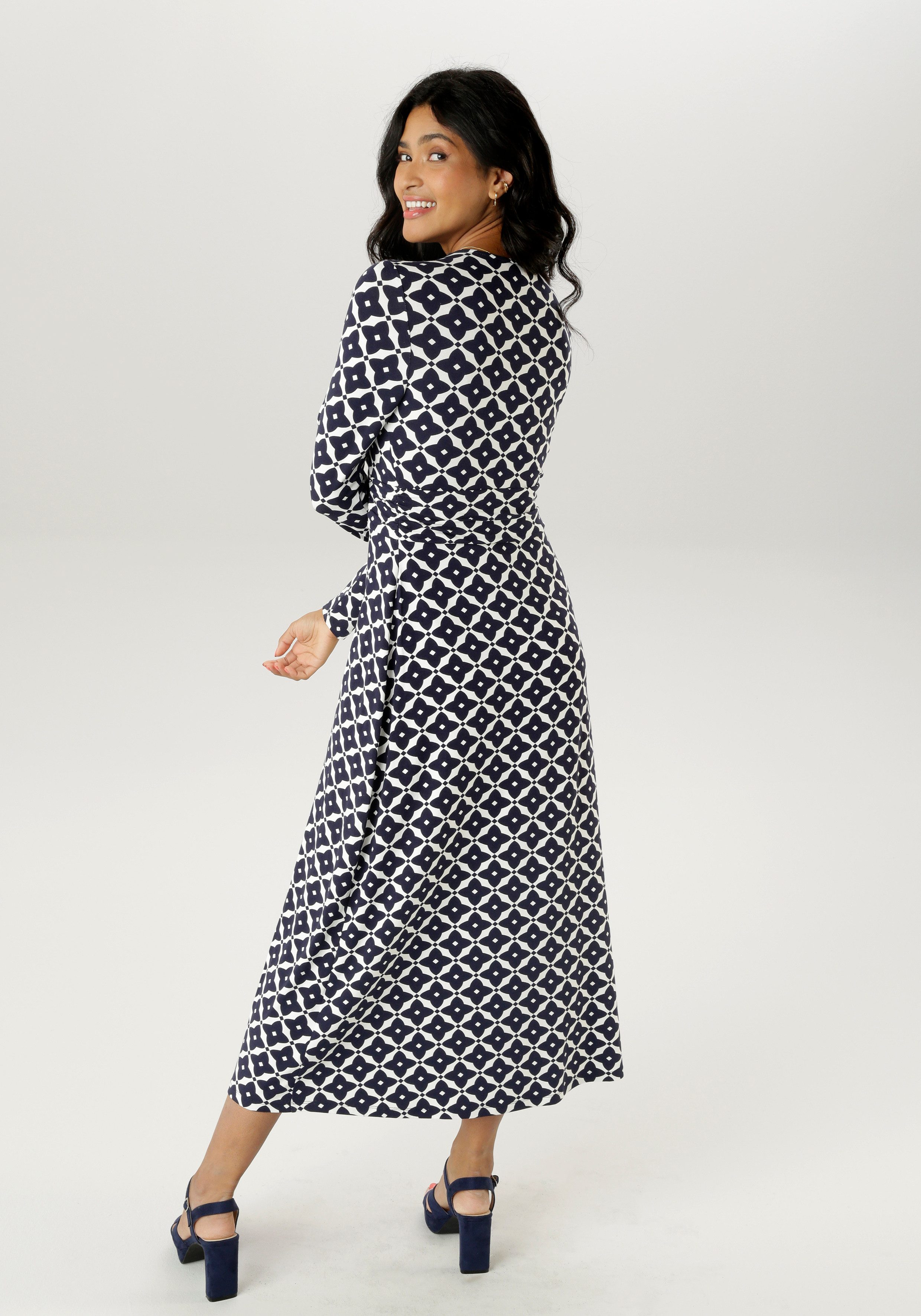 Aniston SELECTED Midikleid mit eleganten, grafischen Druckverlauf