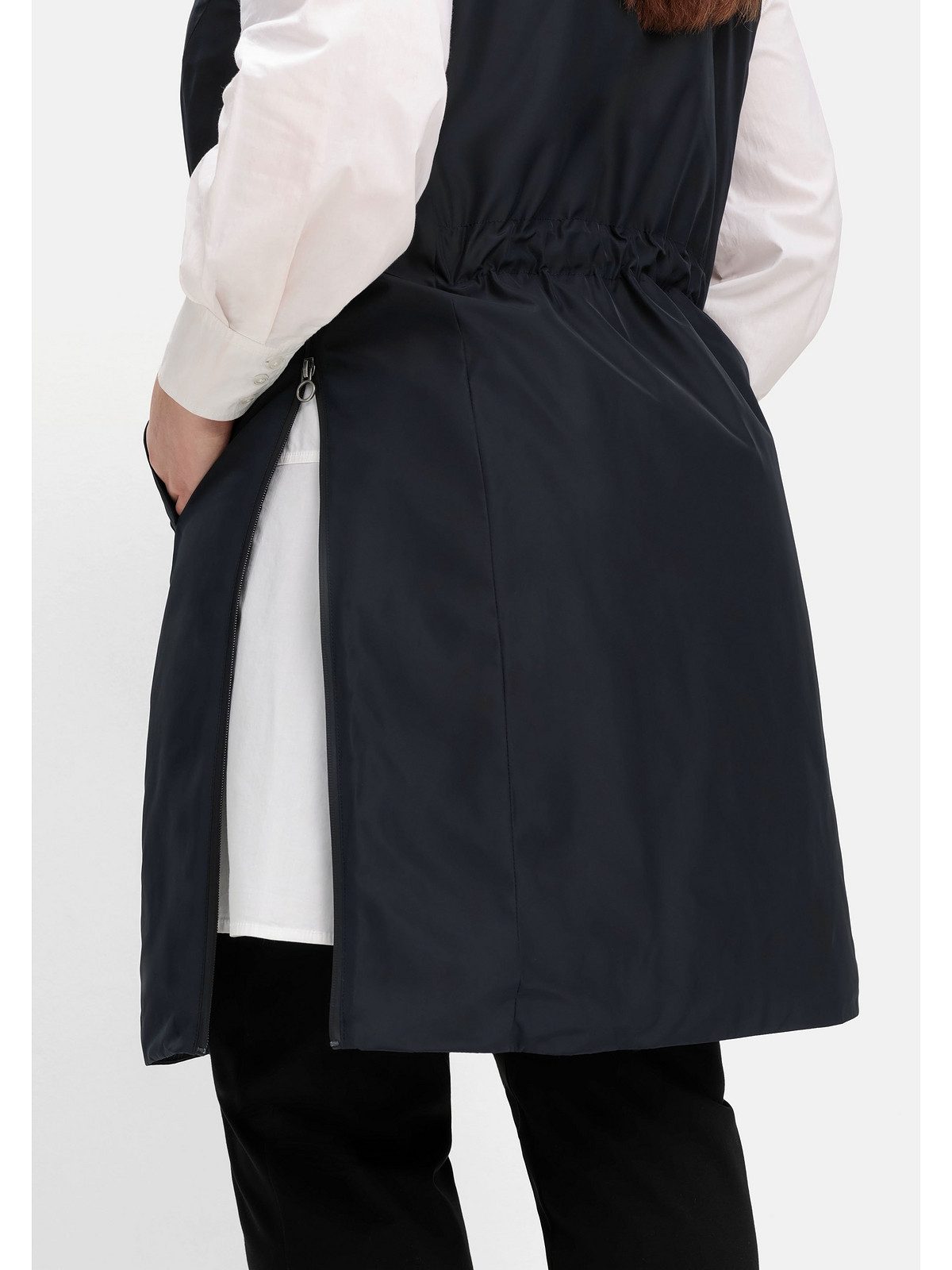 Sheego Longweste Große Größen mit Tunnelzug und Seitenzippern, wasserabweisend