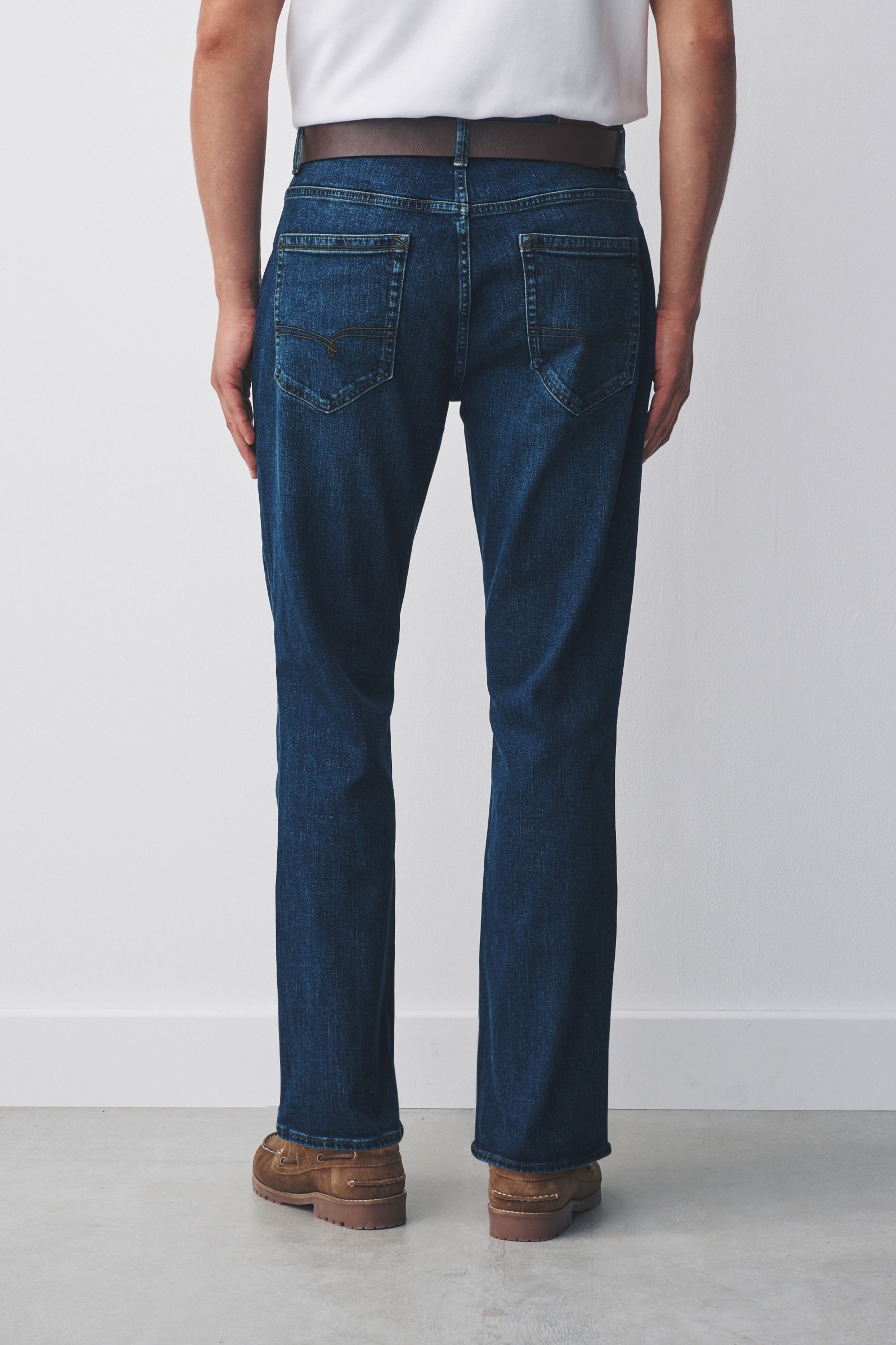 Next Bootcut-Jeans Signature Bootcut-Jeans mit Gürtel (2-tlg)