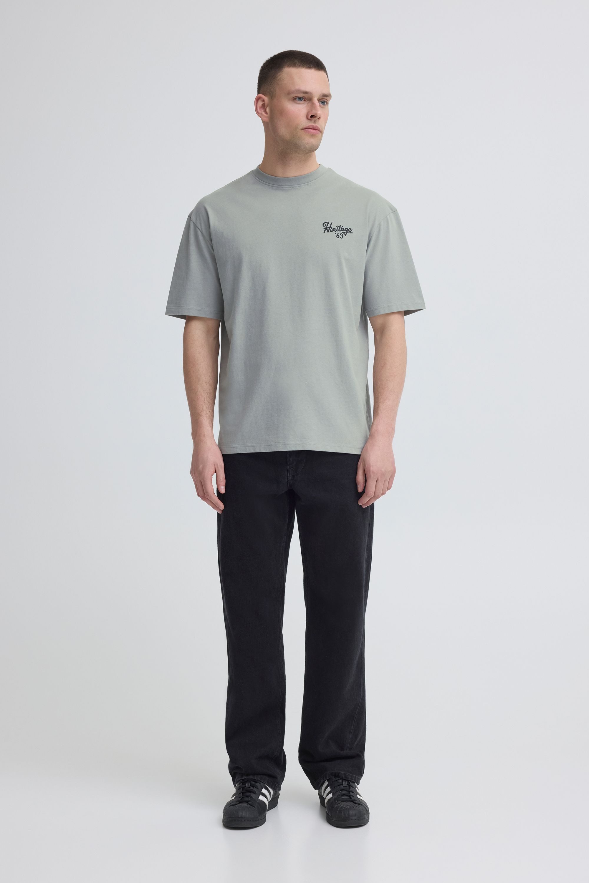 Indicode Rundhalsshirt IDBrybell Lässiges T-Shirt mit Backprint - Oversize Fit