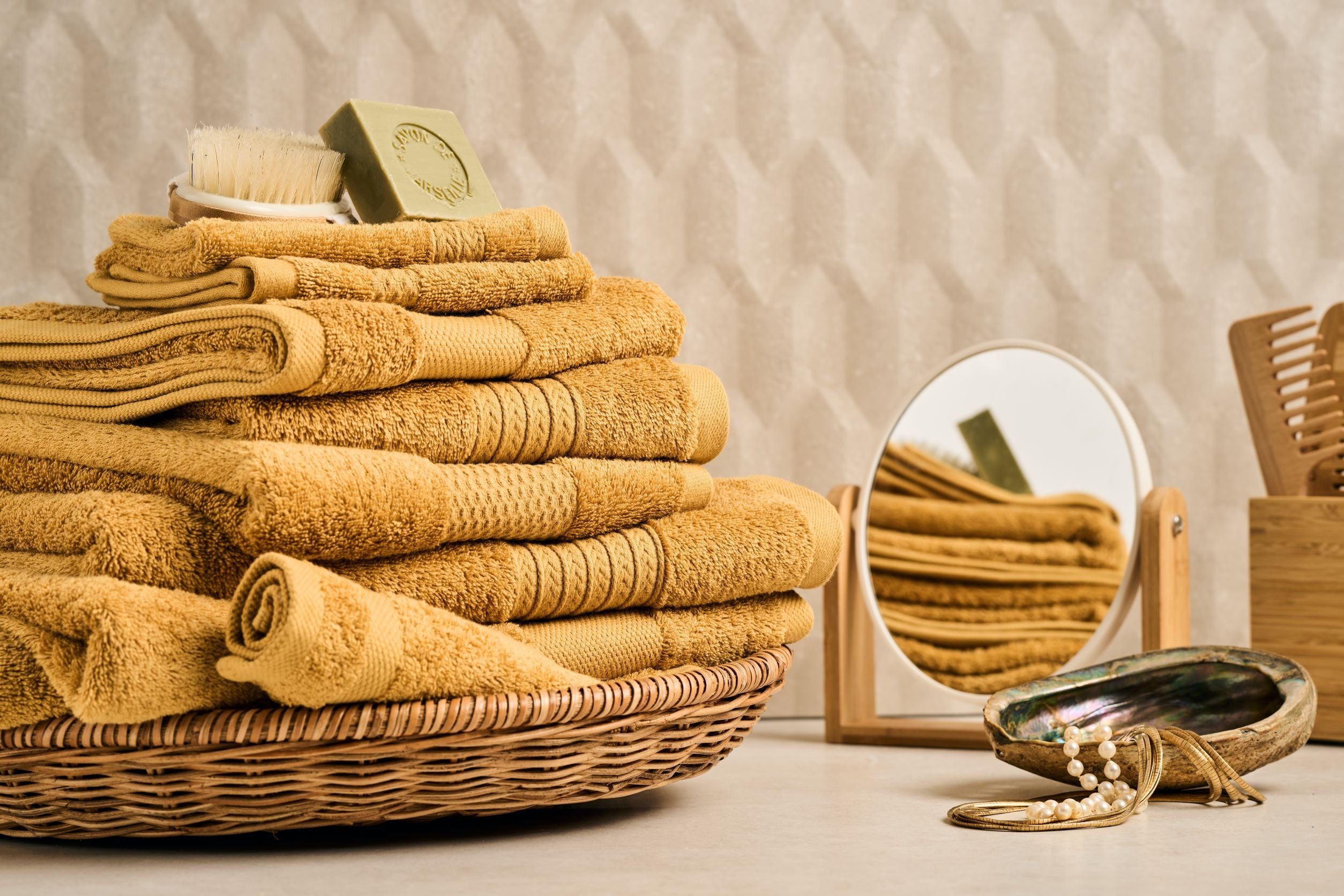 Heimtextilien Handtuch-Sets Aymando Handtuch Set Gepunktet (Spar-Set, 4-tlg), Badetuch kuschlig weich in Premium Qualität aus fa