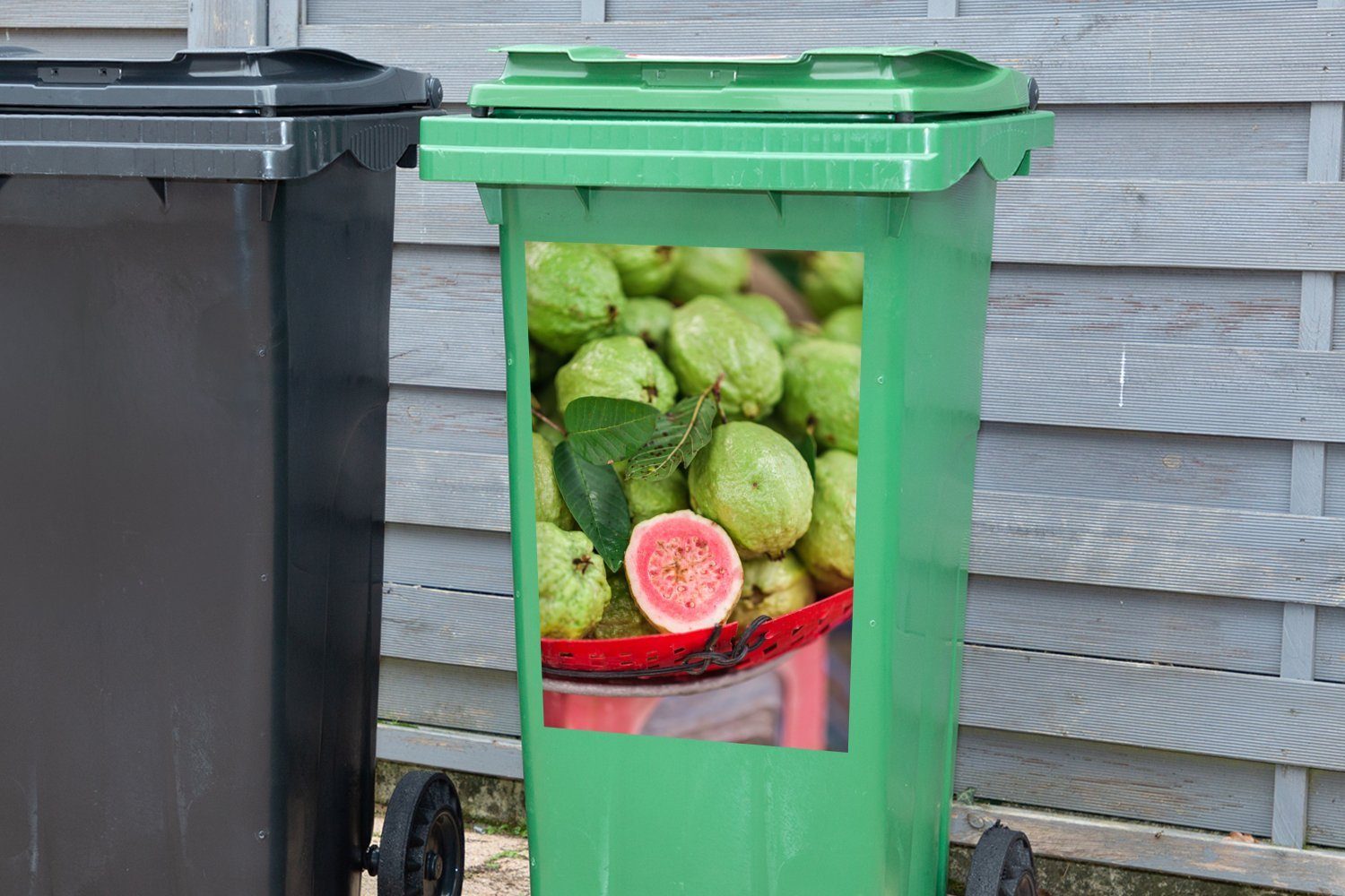einer (1 Guave Container, Markt St), Wandsticker Theke Abfalbehälter Mülltonne, auf alten einem MuchoWow Sticker, Mülleimer-aufkleber, in asiatischen