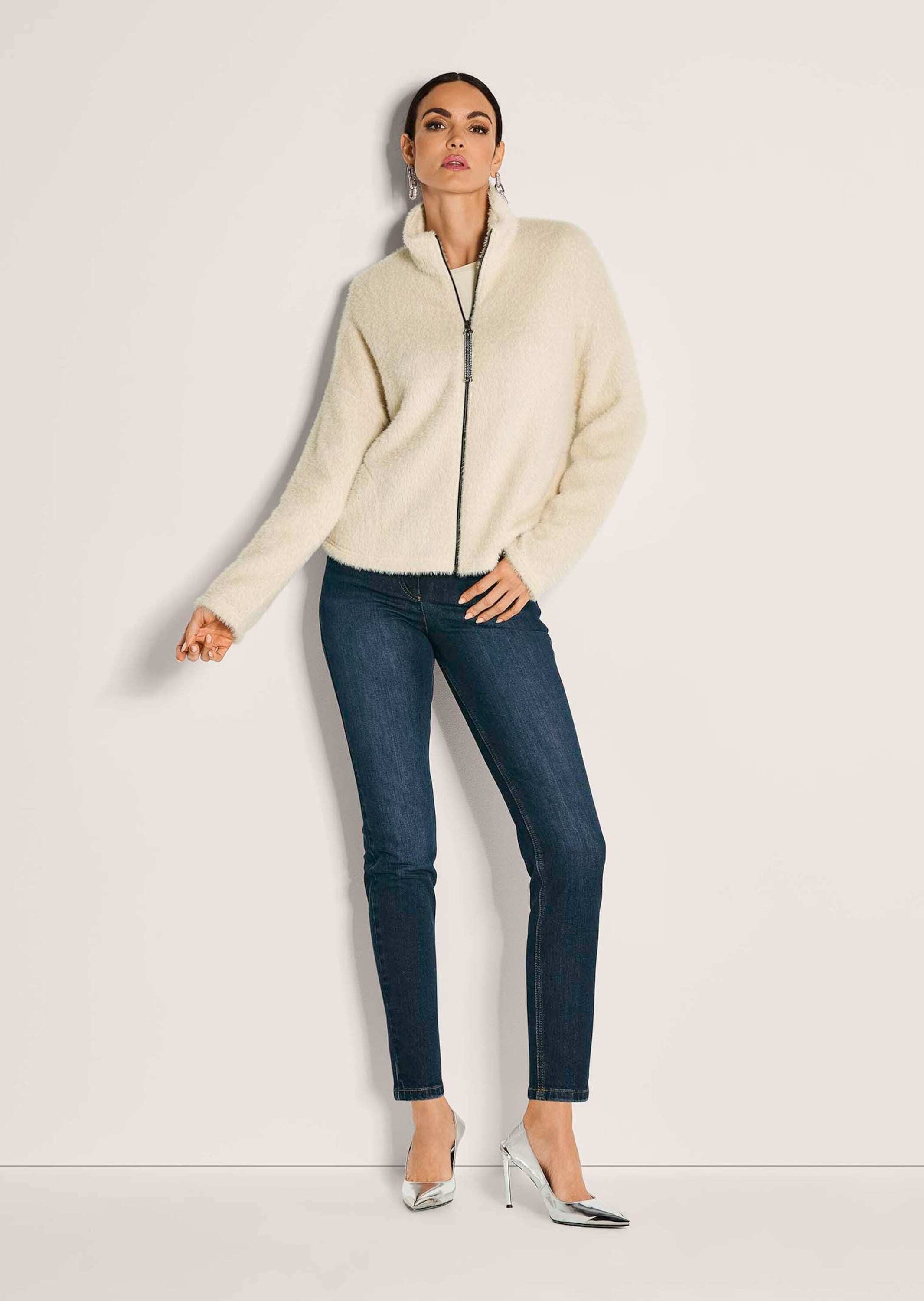 MADELEINE Outdoorjacke Trendige Kurzjacke mit Stehkragen Kuscheliger Webpel günstig online kaufen