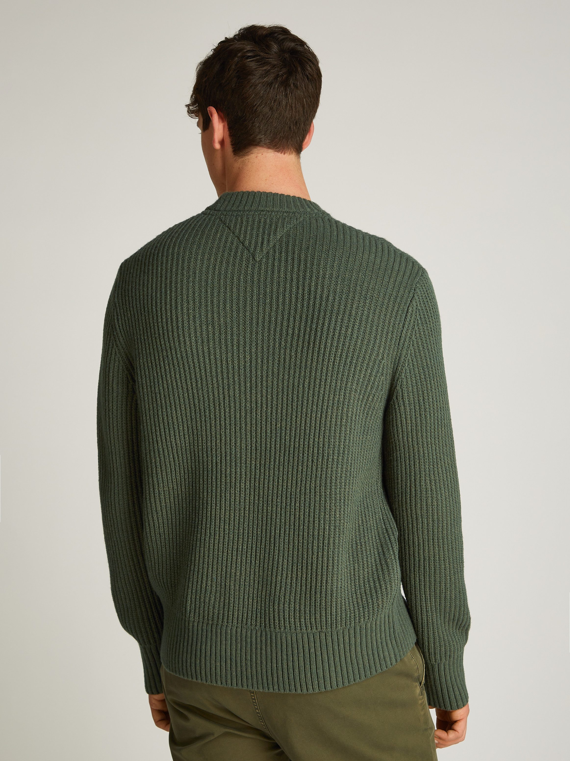 Tommy Jeans Rundhalspullover TJM REG BADGE TEXTURED CNECK EXT in Unifarbe günstig online kaufen