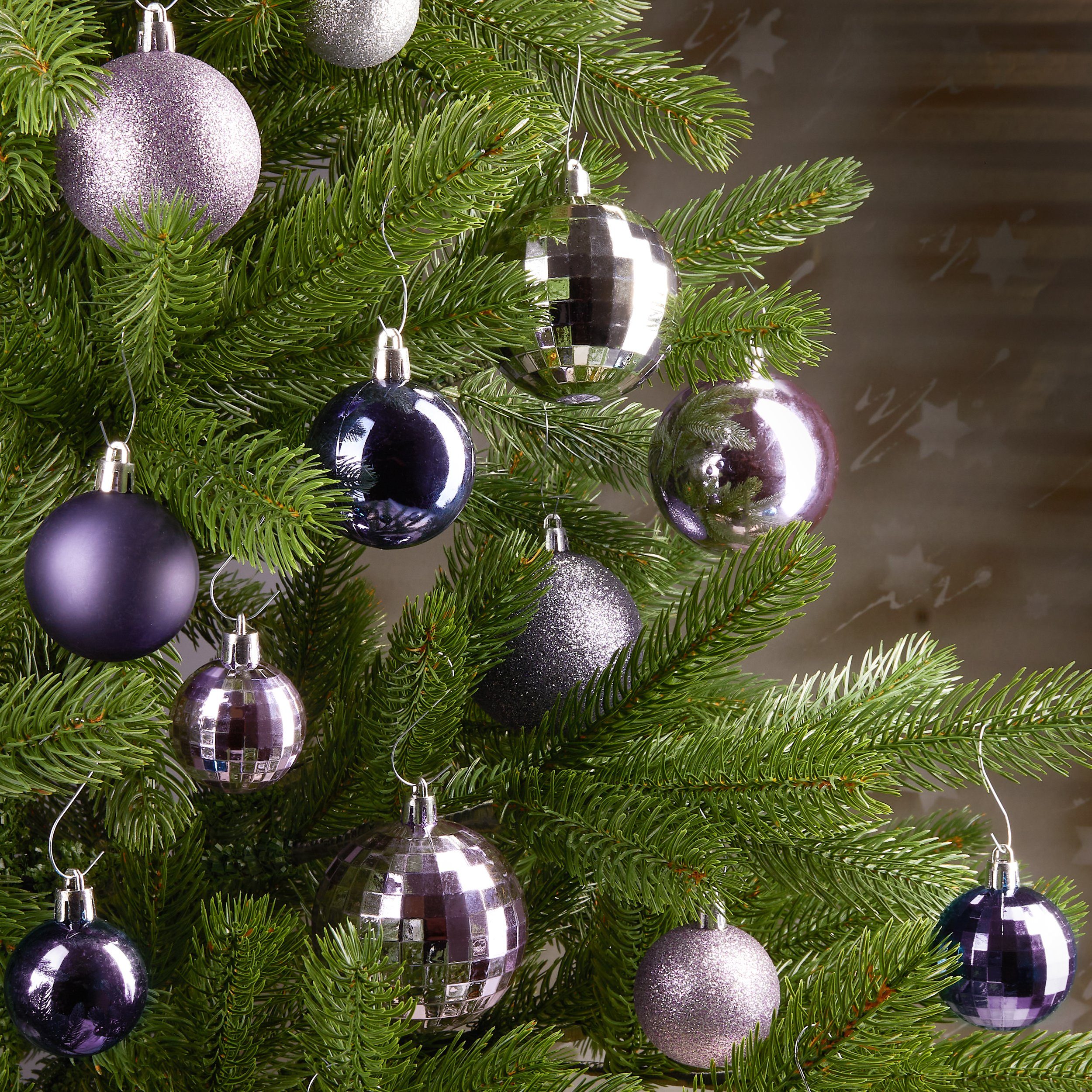 und Lila Weihnachtskugel-Set robust Kunststoff, Weihnachtsdekoration Silber aus mit edel Baumspitze, Weihnachtsbaumkugel und Christbaumschmuck 50-teiliges BRUBAKER