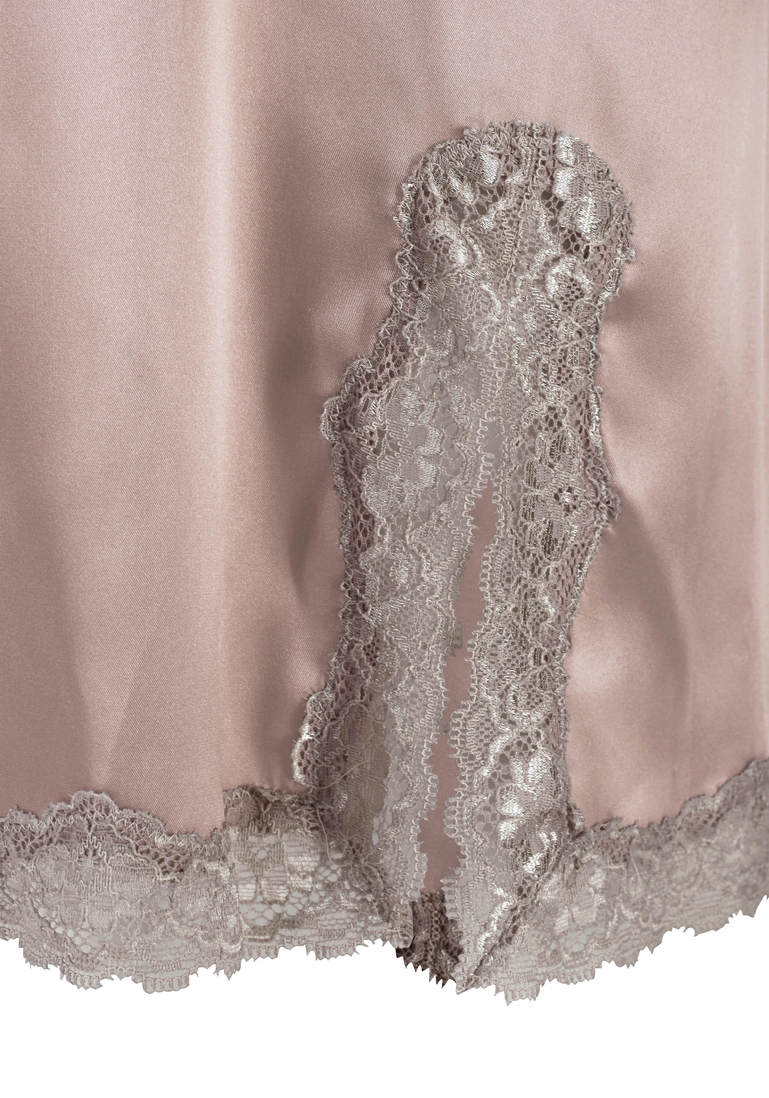 LASCANA Negligé aus edlem Satin-Stretch mit verführerischer Spitze