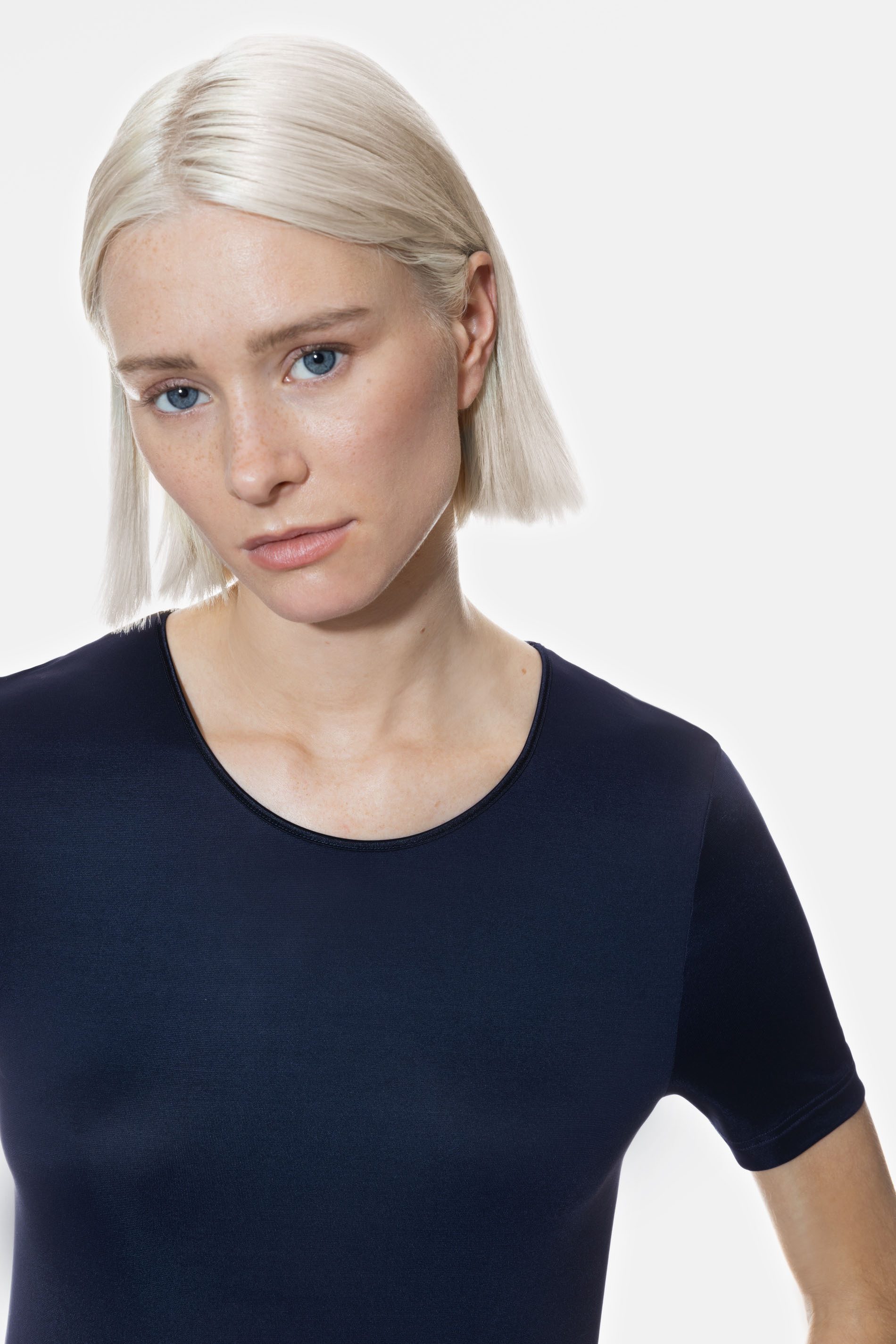 Mey Unterziehshirt Mey Damen Shirt Serie Emotion Uni (1-St) Basic Shirt, zeitloses Design, Baumwoll-Mix, Rundhals