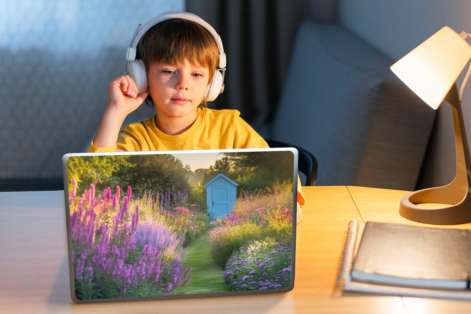 MuchoWow Laptop-Aufkleber Gartenhaus - Blau - Blumen, (1tlg), Laptop Folien Cover, Aufkleber, Sticker, Schutz vor Kratzern, 30x21 cm