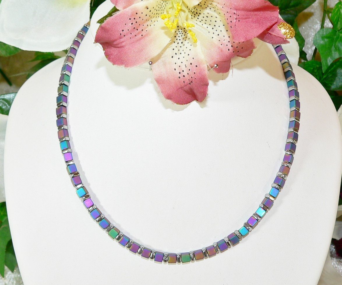 traumschmuck Collier 052f Kette Würfelkette Würfel Hämatit matt mehrfarbig Spacer silber (Geschenk, Muttertag, Weihnachten, Geburtstag, Valentinstag, incl. Schmuckbox), handgefertigt, Made in Germany