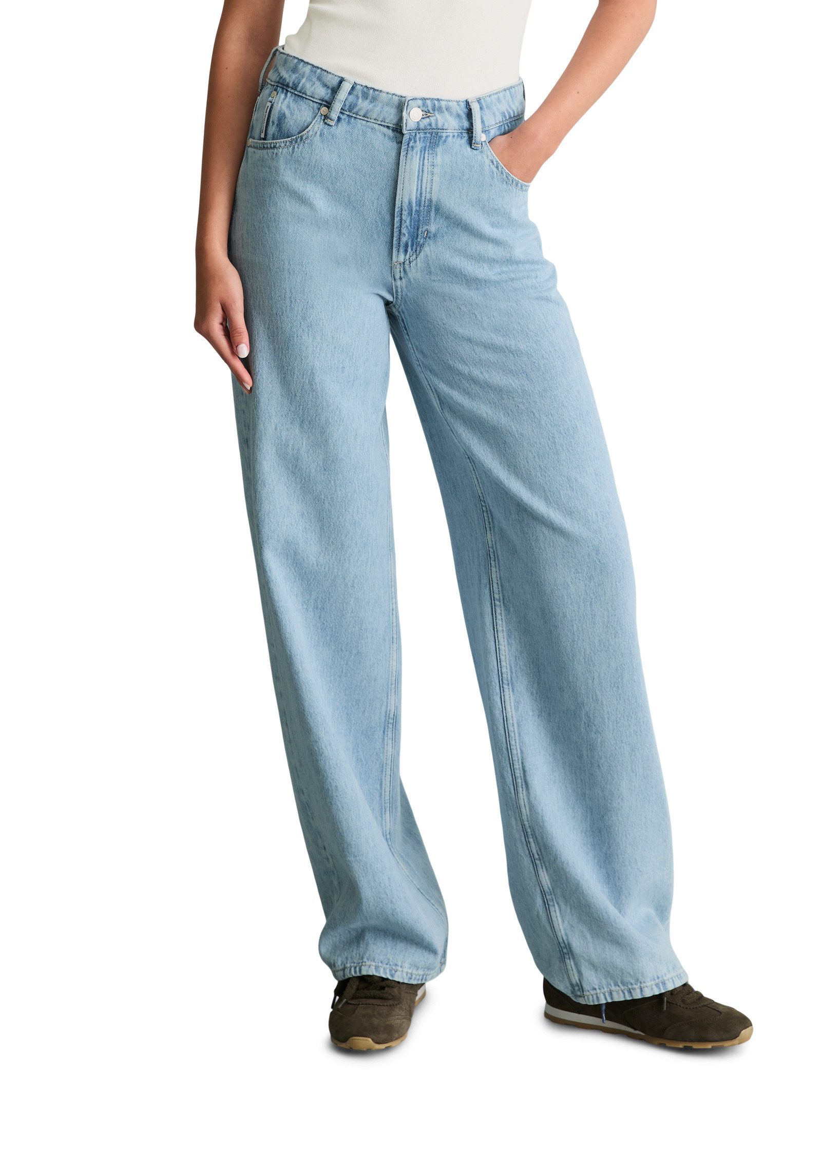 Weite Jeans aus leichter Bio-Baumwoll-Qualität