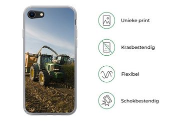 MuchoWow Handyhülle Traktor - Anhänger - Mais - Grün - Landleben, Handyhülle Apple iPhone 7, Smartphone-Bumper, Print, Handy Schutzhülle