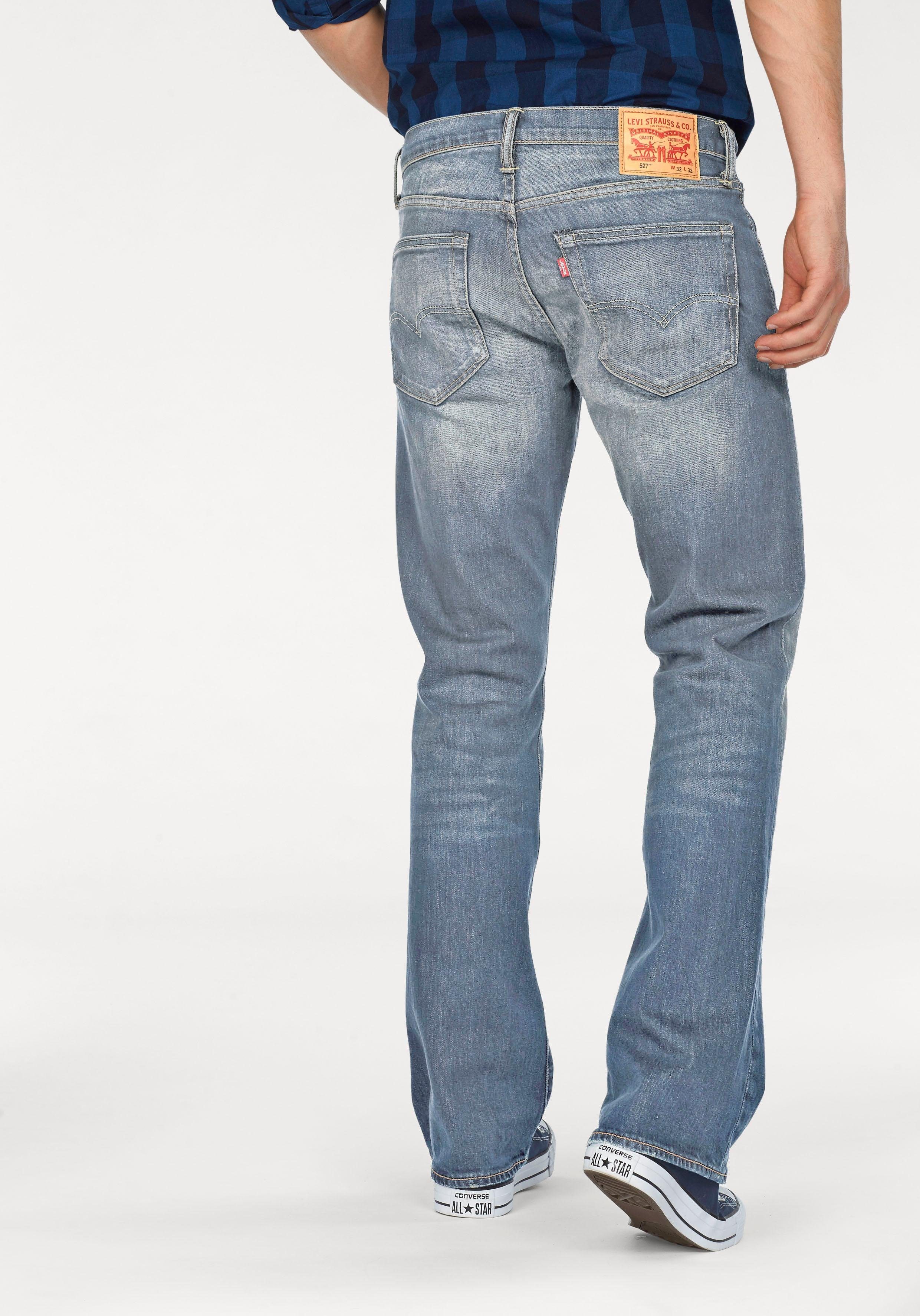 Levi's® Bootcut-Jeans »527™«, Jeans mit coolem, maskulinem kaufen |