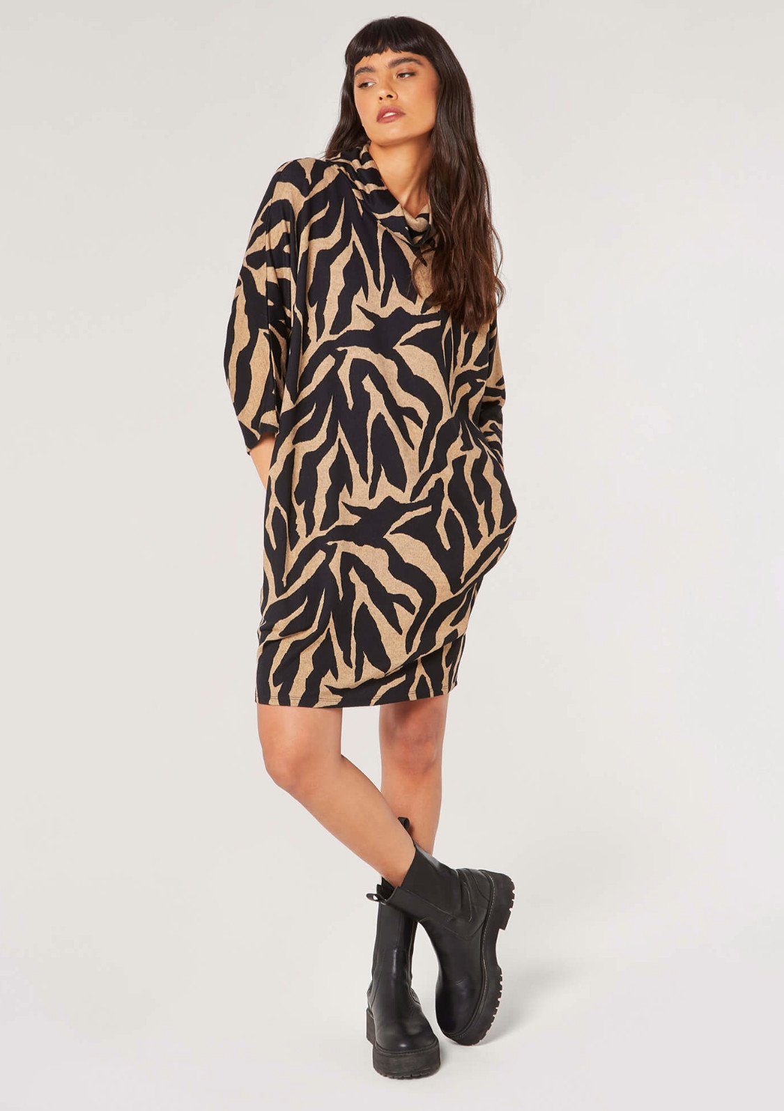 Apricot Strickkleid Zebra High Neck Cocoon Dress (1-tlg) mit Animalprint stone mehrfarbig