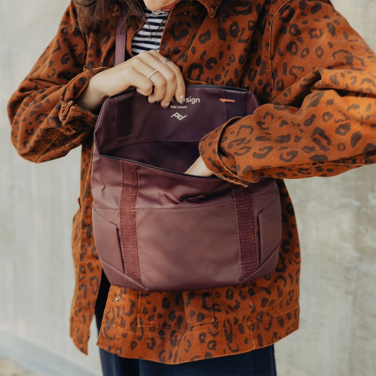 Peak Design Kameratasche Field Pouch Bauchtasche - Eclipse (Weinrot)