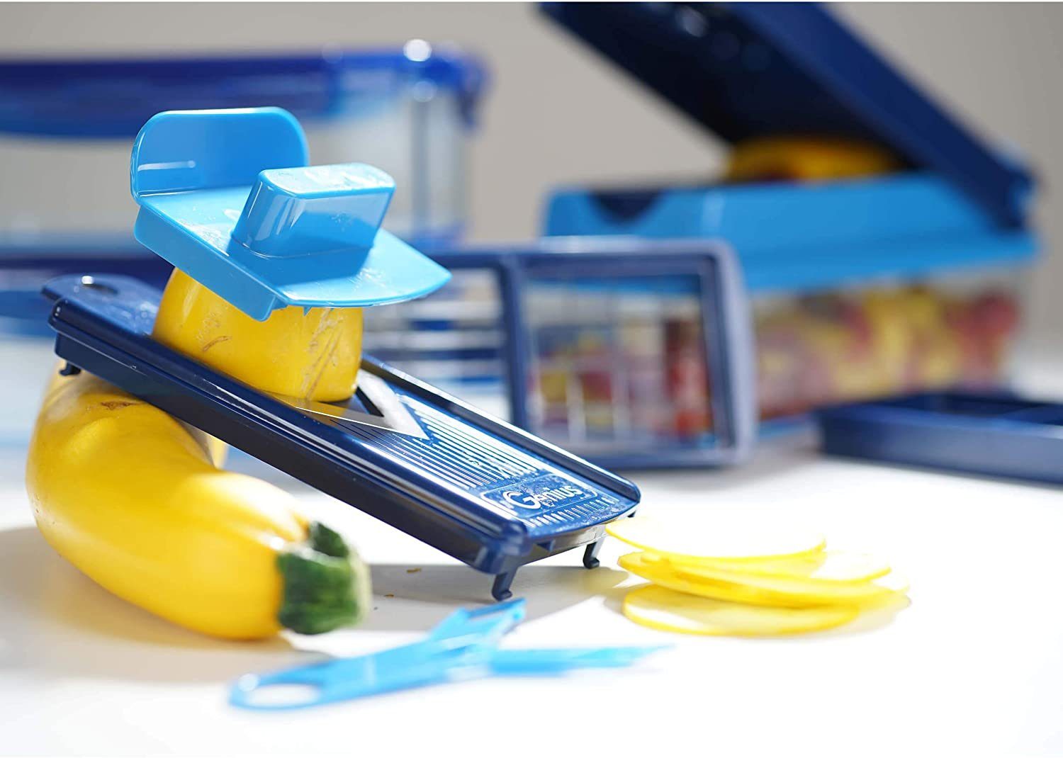 Genius Gemüseschneider Nicer Dicer Smart 14tlg. Gemüsehobel Würfelschneider, 3 Auffangbehälter mit 800 ml Fassungsvolumen Madoline Salatschneider – Bild 5 von 5