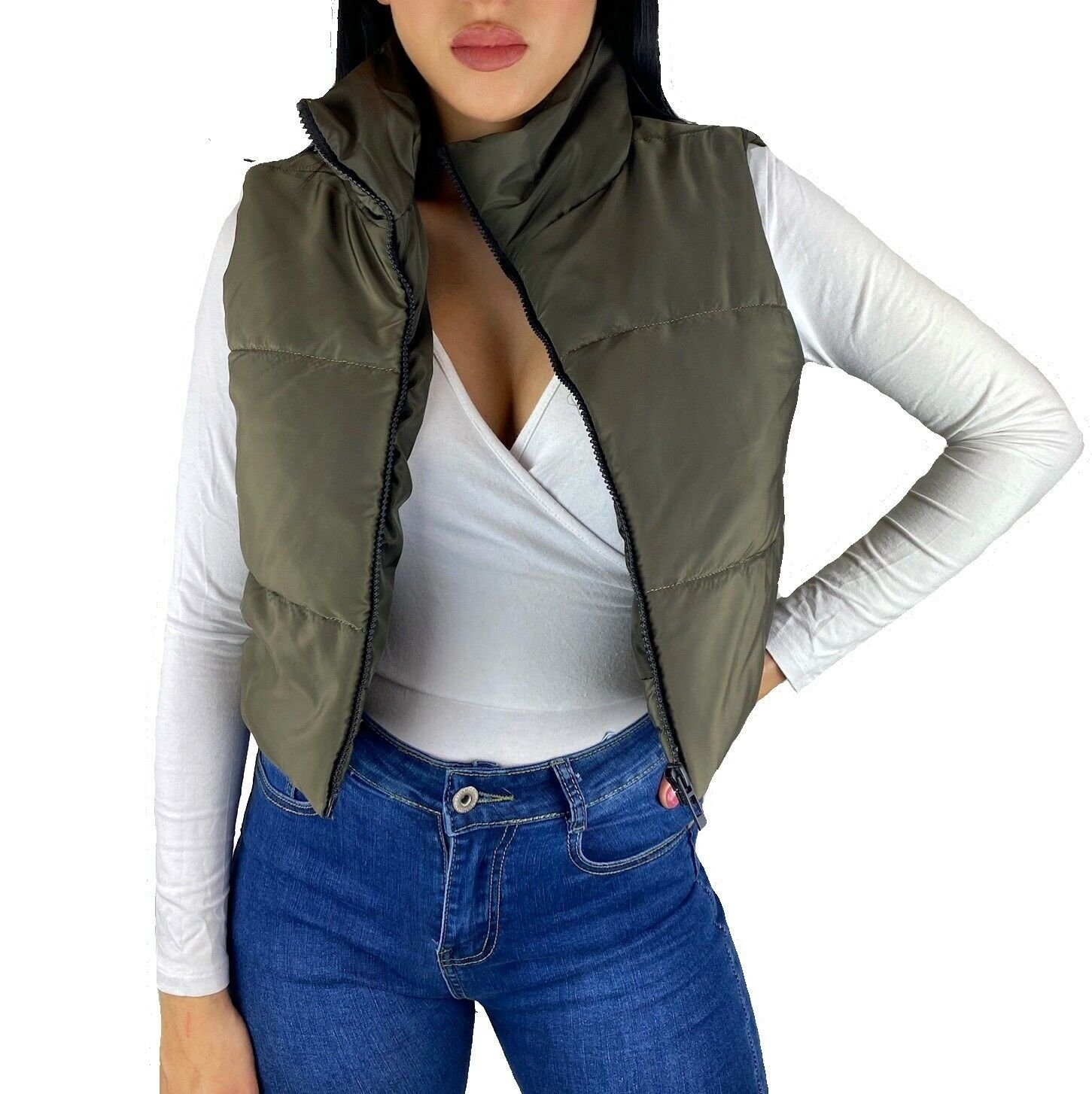 Worldclassca Steppweste Worldclassca DAMEN STEPPWESTE KURZ HOHEM KRAGEN WESTE LEICHT ÄRMELLOS OUTDOOR STEPPJACKE CROP ÜBERGANGSJACKE HERBST WINTER GESTEPPT WARM JACKE FASHION BLOGGER FASHION NEU S-XL Khaki | Steppwesten