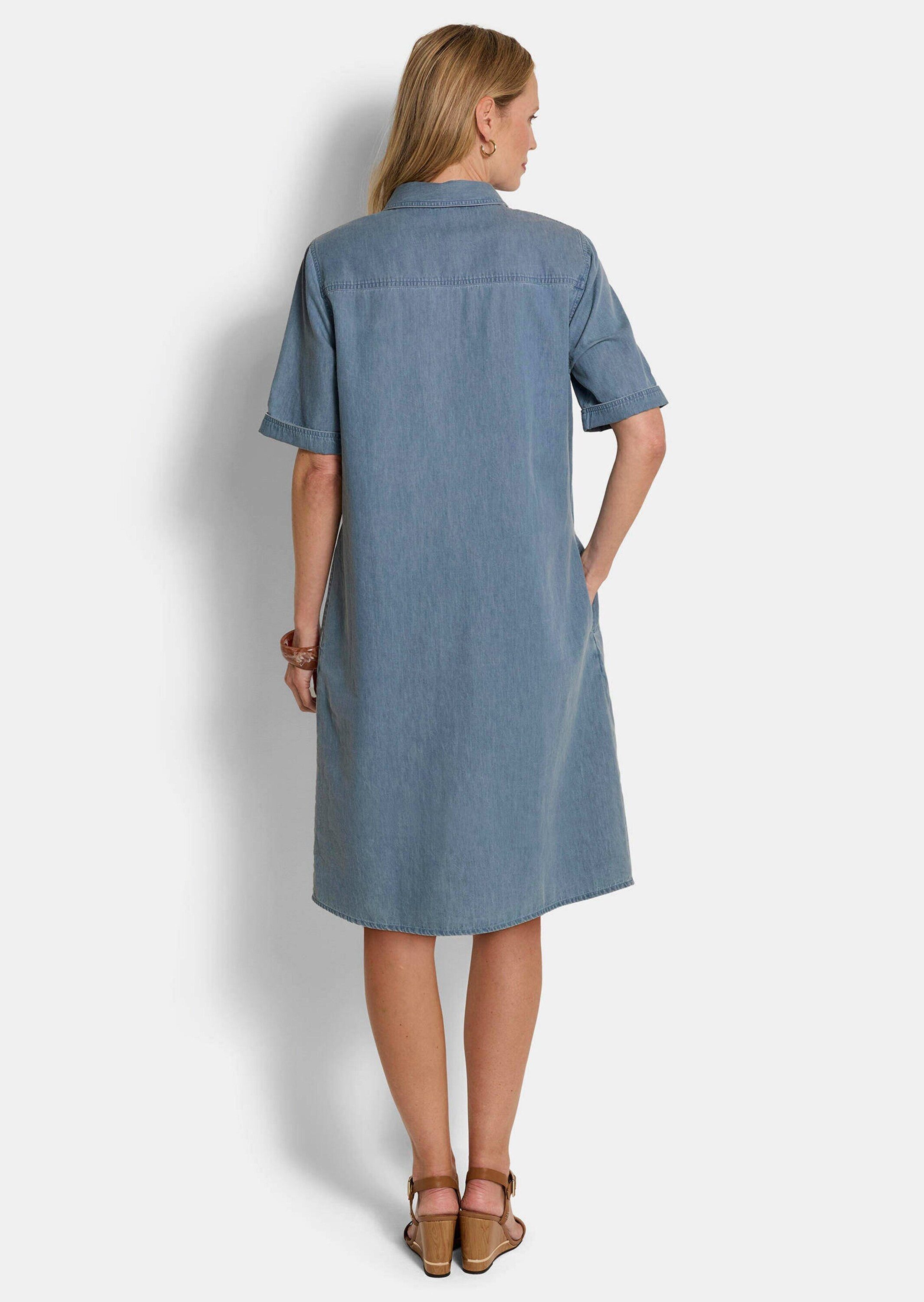 GOLDNER Sommerkleid Baumwollkleid mit heller Waschung Midikleid mit Hemdkragen, Knopfleiste, Taschen, Knielänge und Halbarm