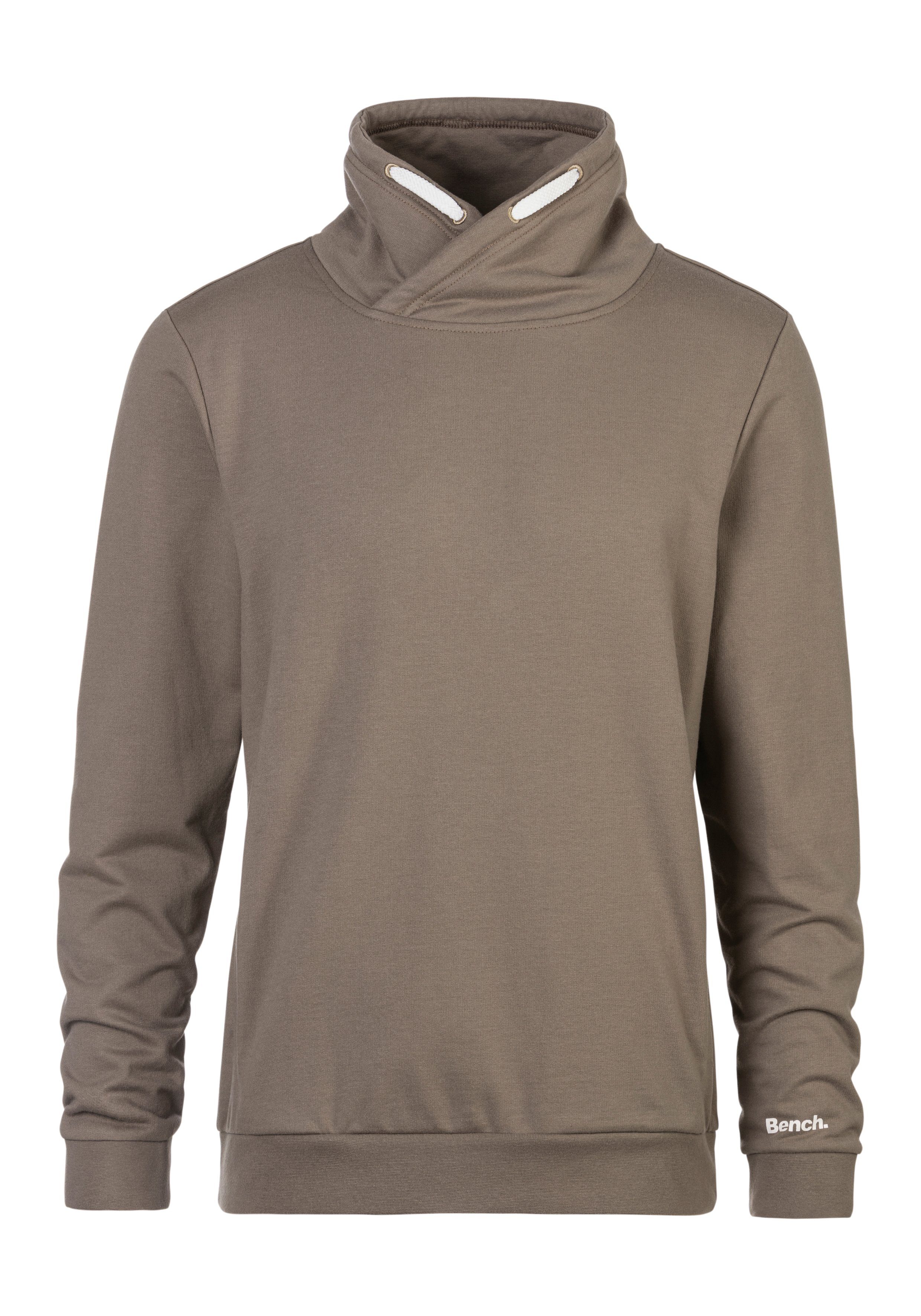 Bench. Loungewear Sweatshirt mit großem Stehkragen aus einer Baumwollmischung. € 34,99