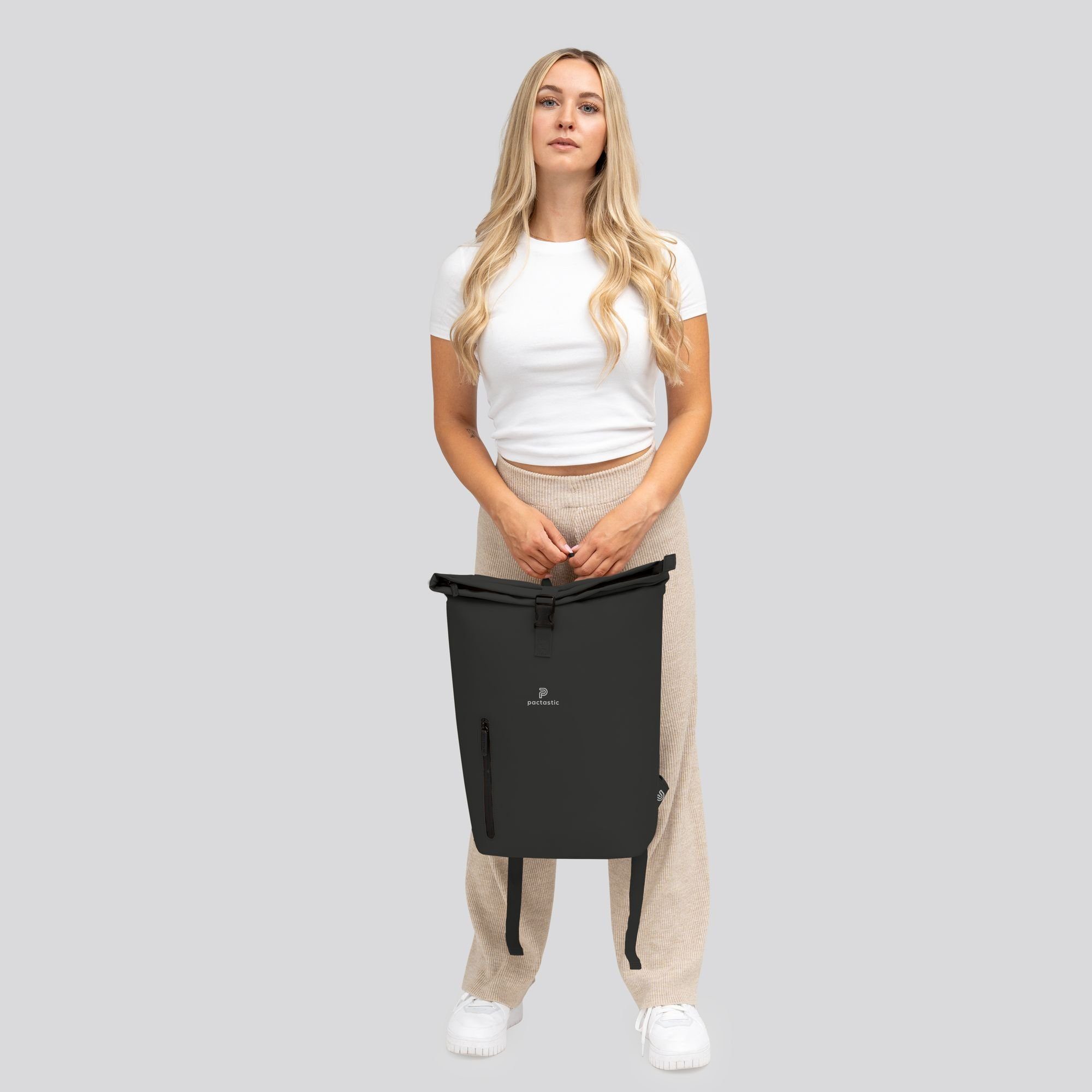 Pactastic Daypack Urban Tech-Material Collection, black Veganes