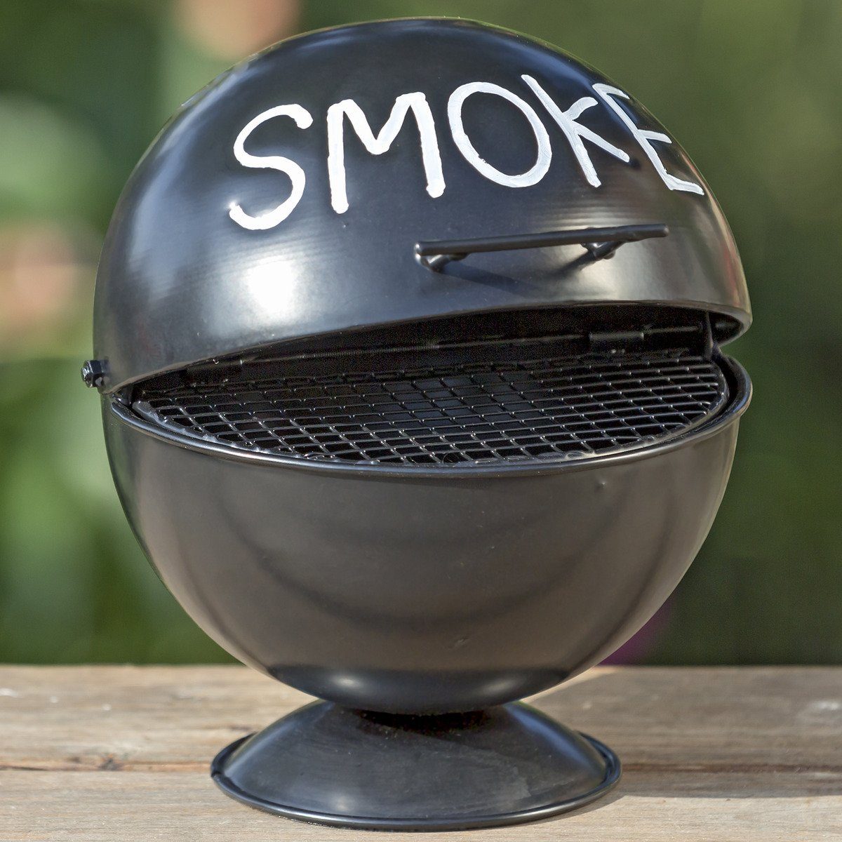 Boltze Sturmaschenbecher Smoky 2-fach sortiert 1 Stück zufällige Variante  aus Eisen Rund Gesicht Form für Balkon Garten Terrasse