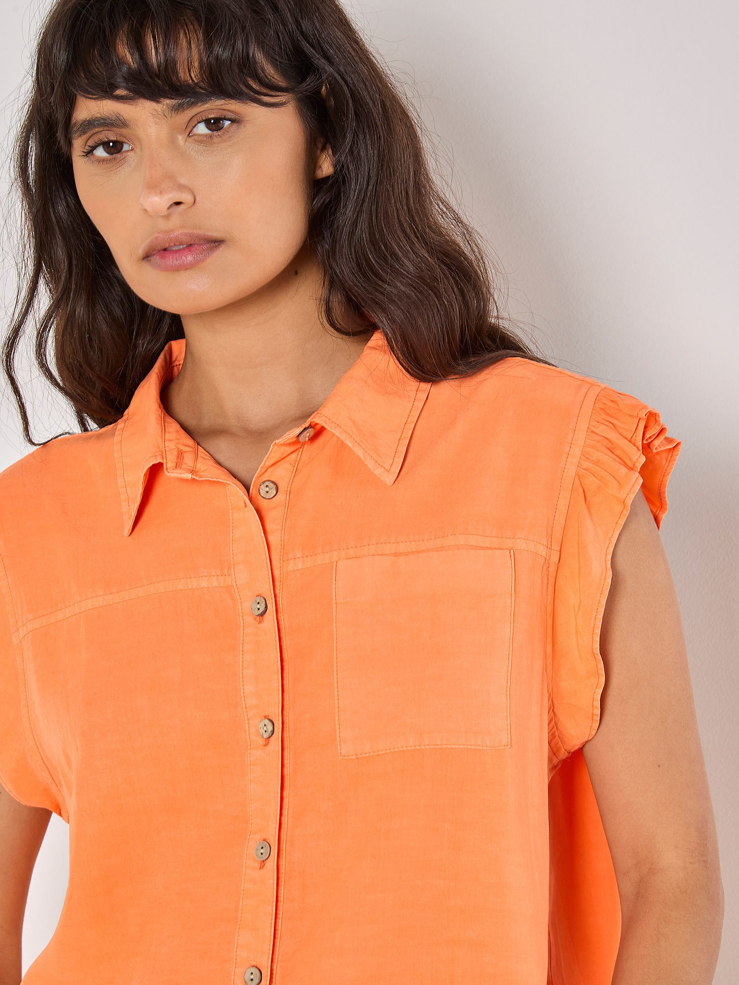 Apricot Blusentop Bluse mit Rüschensaum mit Brusttasche – Bild 3 von 4