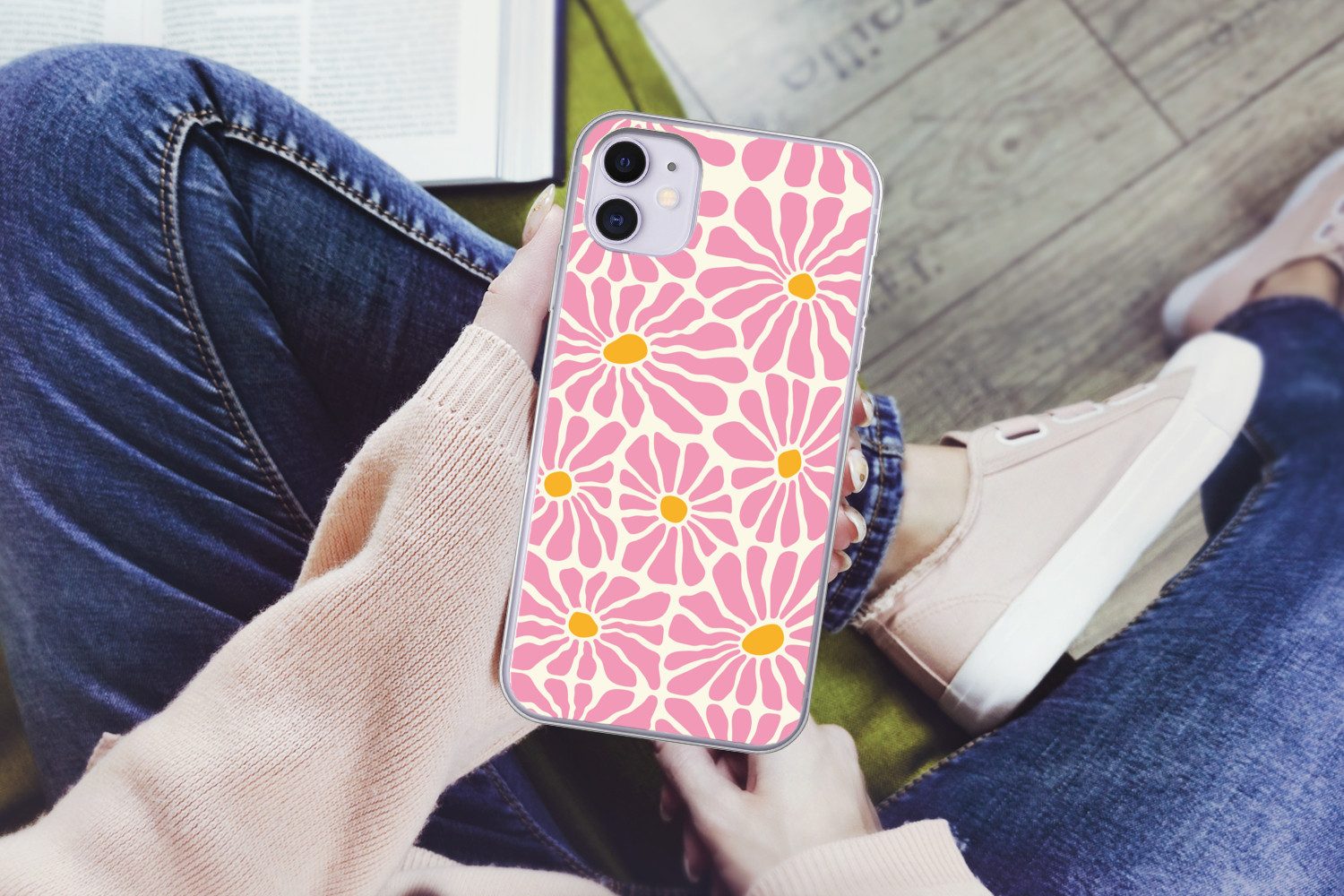 MuchoWow Handyhülle für Apple iPhone 11 Blumen - Muster - Rosa - Beige - Orange, Smartphone-Bumper, Print, Handy Schutzhülle Dünn