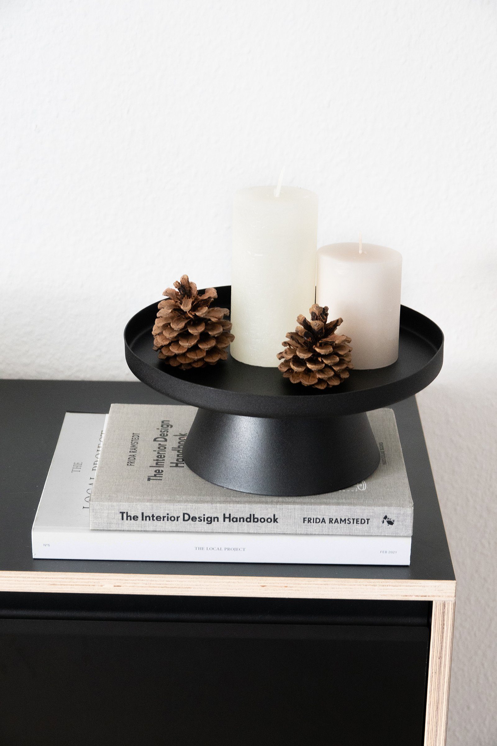 LaLe Living Dekotablett Deko-Objekt Ständer mit Deko-Tablett Enisa in Schwarz, Ø 26 cm