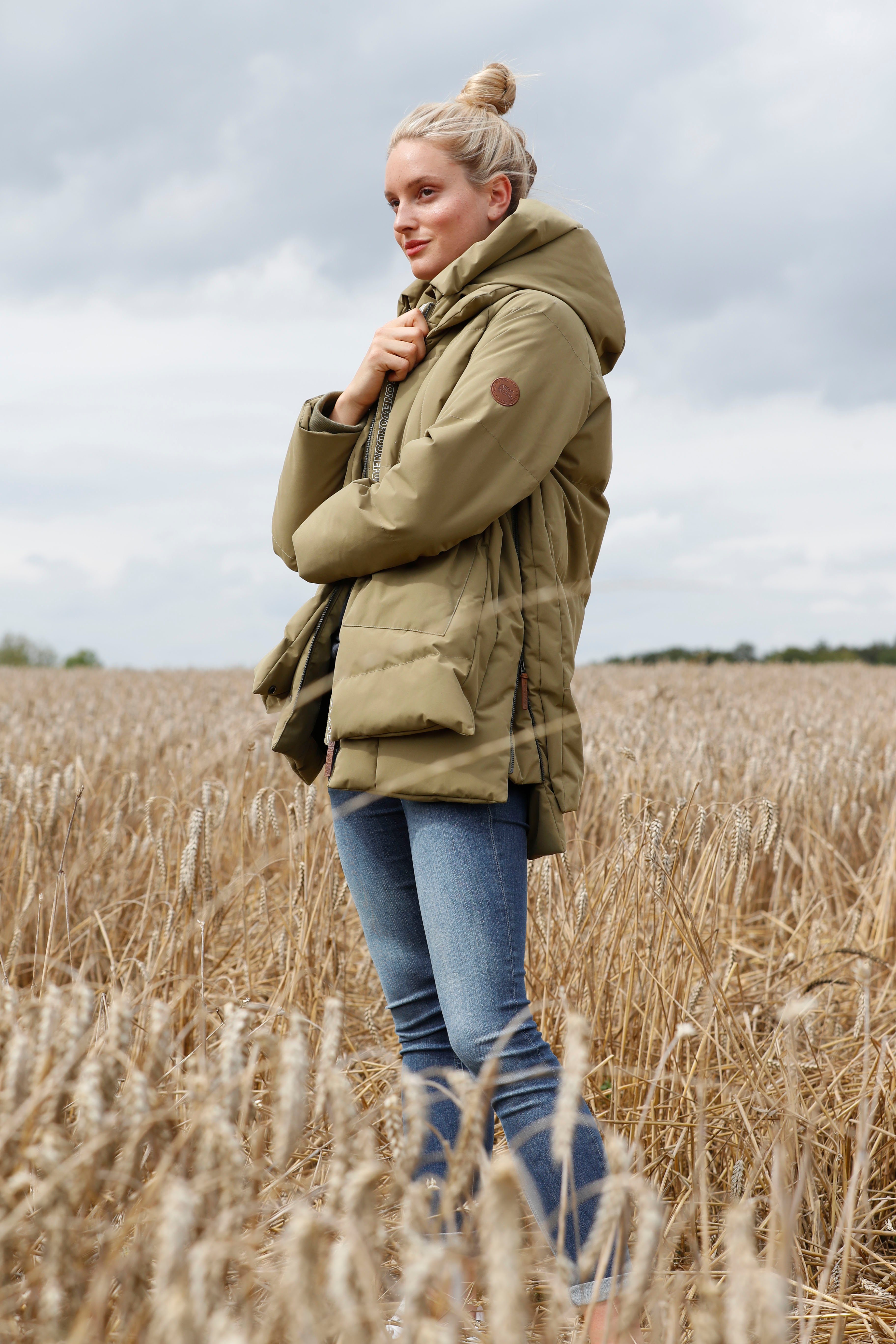 Kapuze & Outdoorjacke Alife Kickin khaki mit JuanitaAK