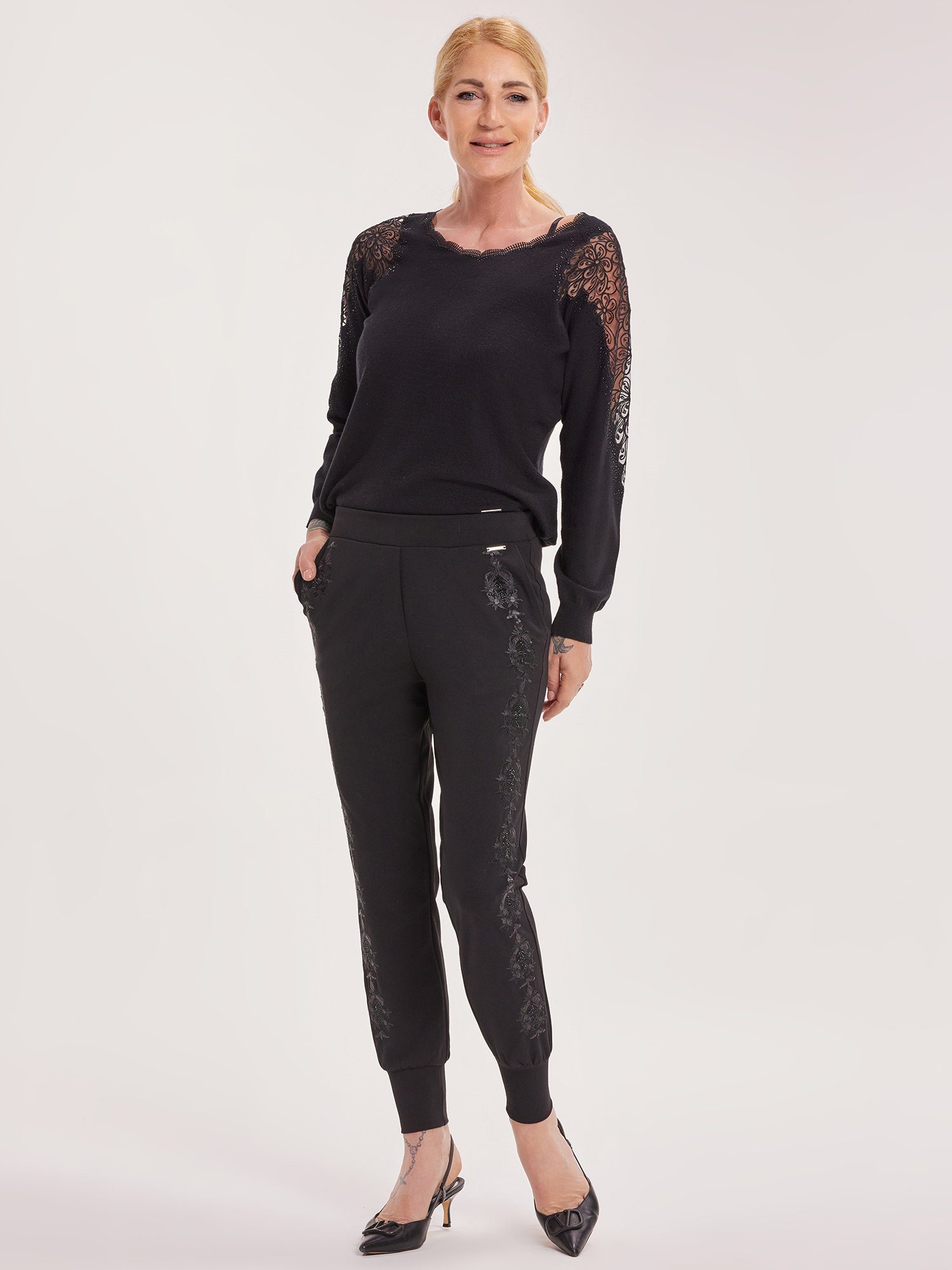 Sarah Kern Jogger Pants Relaxhose figurumspielend günstig online kaufen