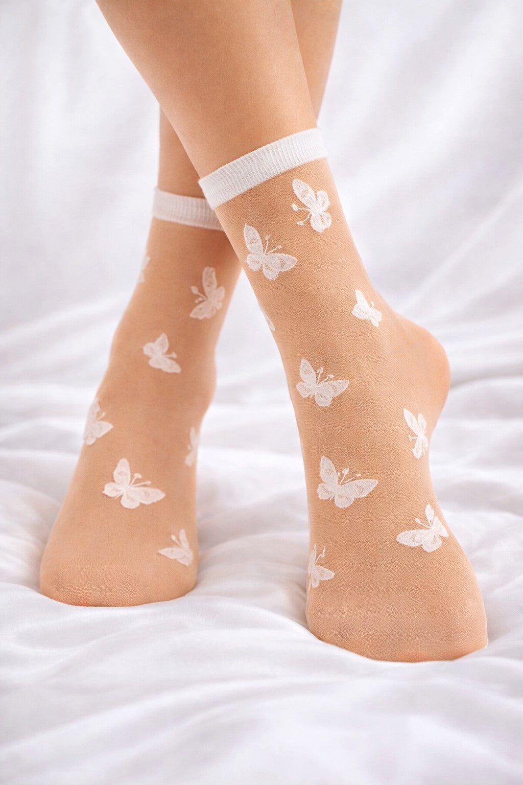 Lycille Feinsocken Elegante Feinsocken 20 Den mit Schmetterlingsmuster – Natur Beige