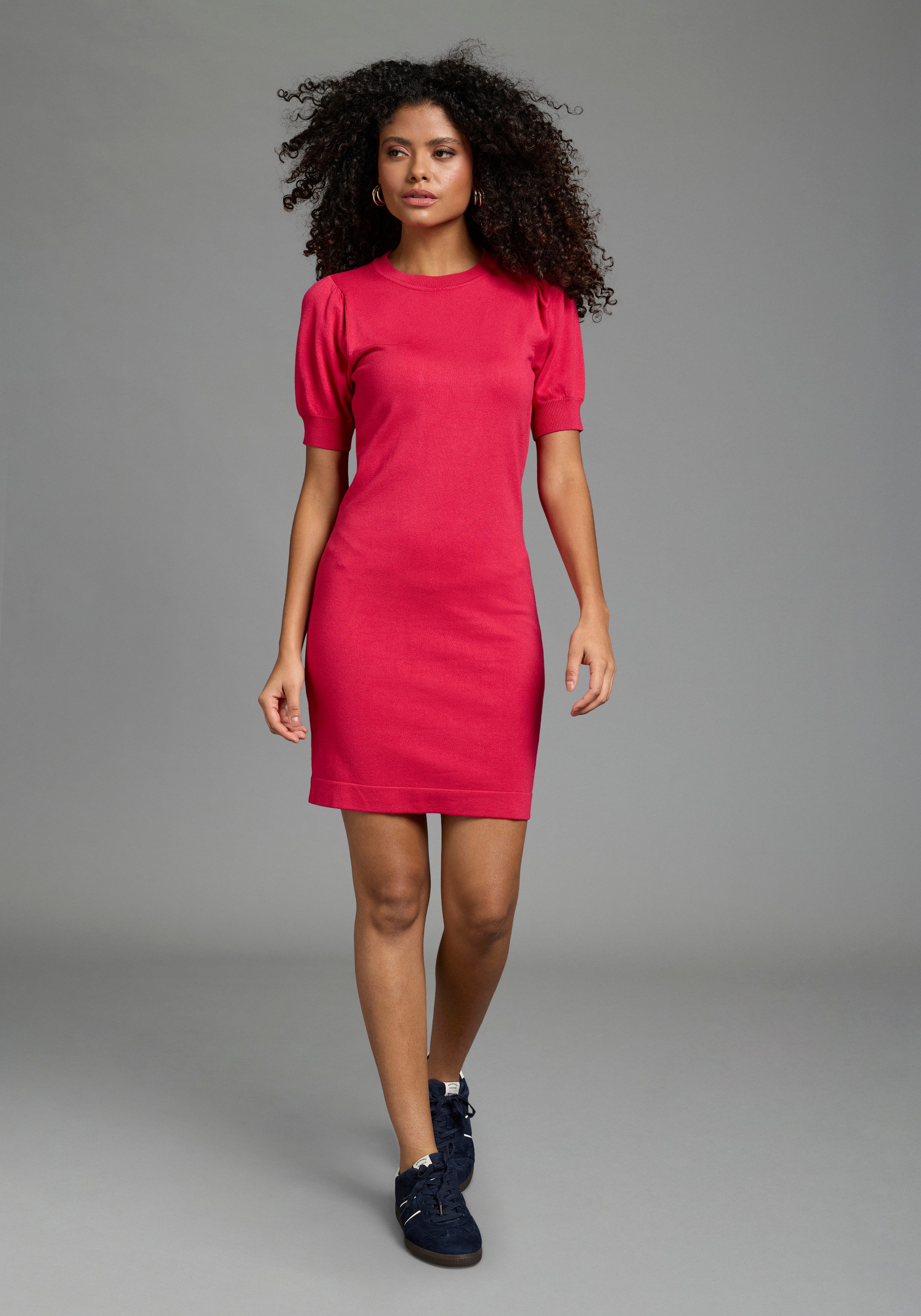 Laura Scott Strickkleid mit femininen Volumenärmeln, mit Halbarm. € 34,99, (€ 34,99 pro 1 Stk).