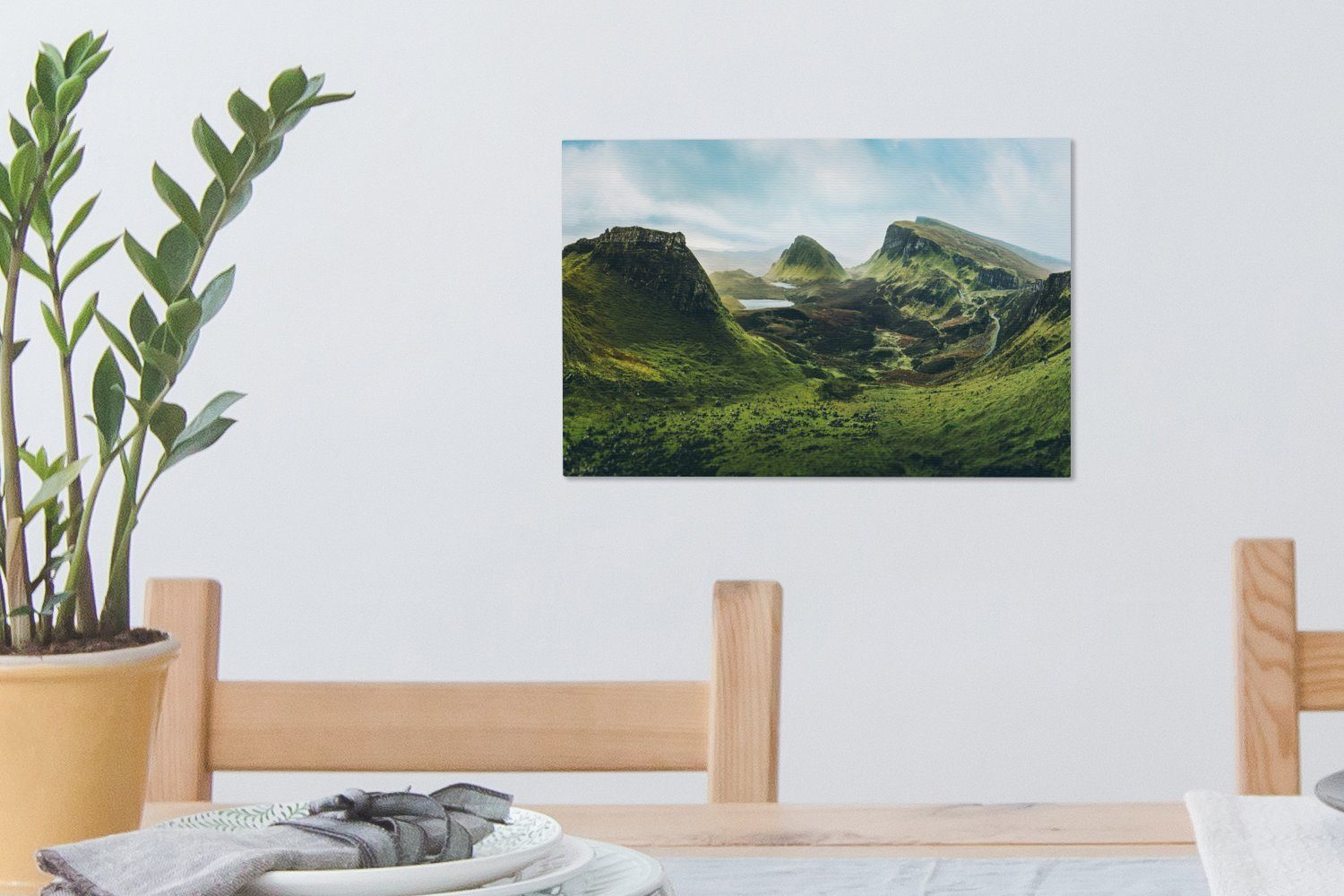 Skye Wandbild Leinwandbild Bergen (1 Aufhängefertig, den Isle OneMillionCanvasses® 30x20 in Blick auf der of cm Leinwandbilder, von Wanddeko, St), Schottland,