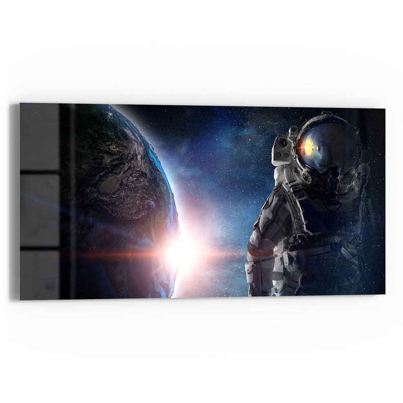 DEQORI Glasbild 'Kosmonaut vor Erdball', 'Kosmonaut vor Erdball', Glas Wandbild Bild schwebend modern