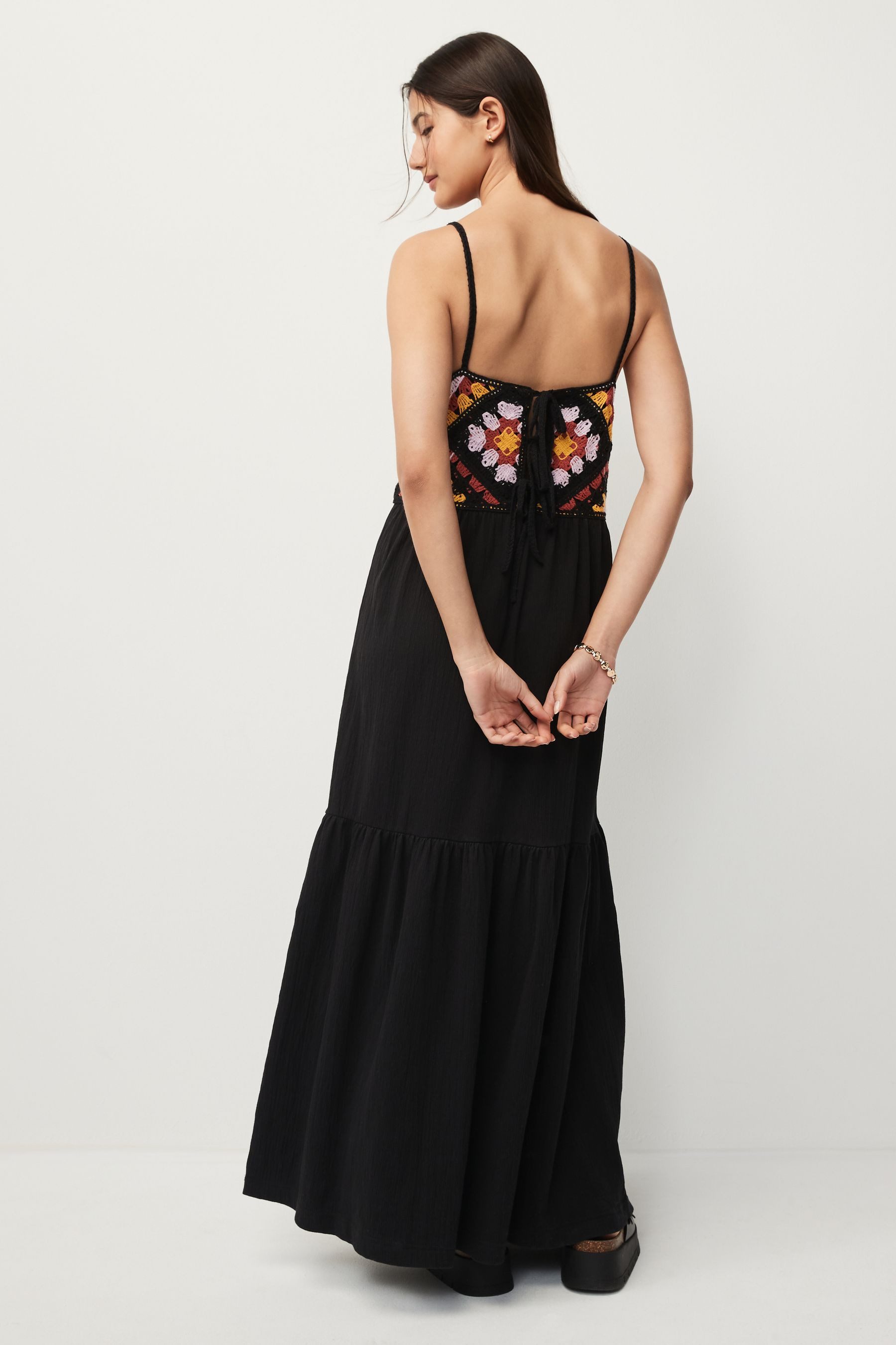 Next Maxikleid Maxikleid mit Häkeldetail (1-tlg)