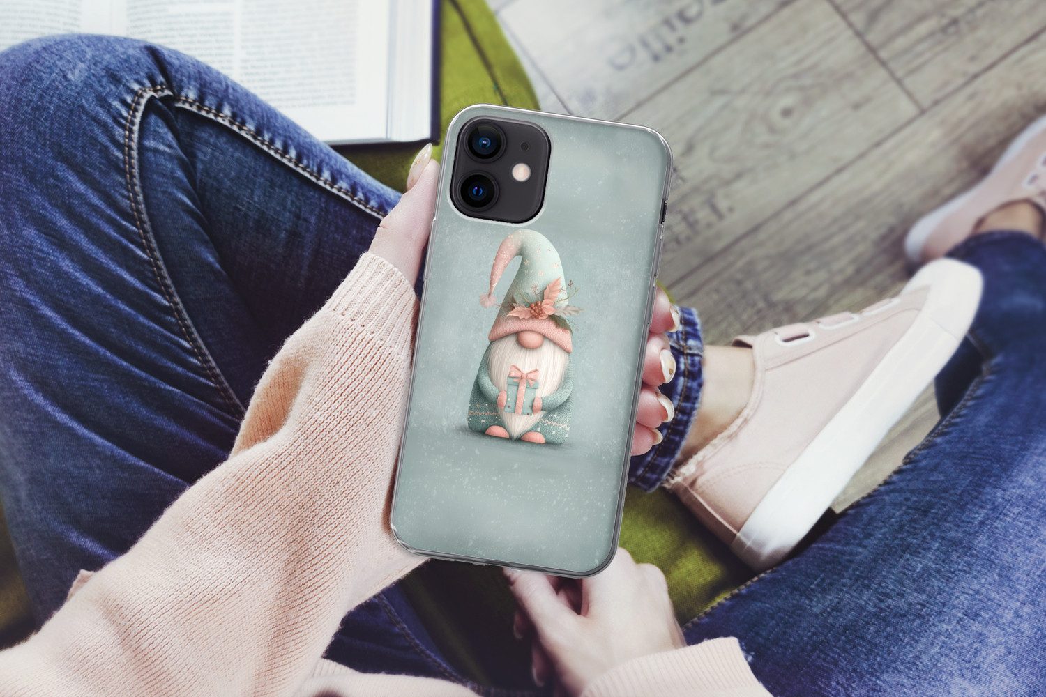 MuchoWow Handyhülle für Apple iPhone 12 Mini Weihnachtszwerg - Geschenk - Grün, Smartphone-Bumper, Print, Handy Schutzhülle Dünn