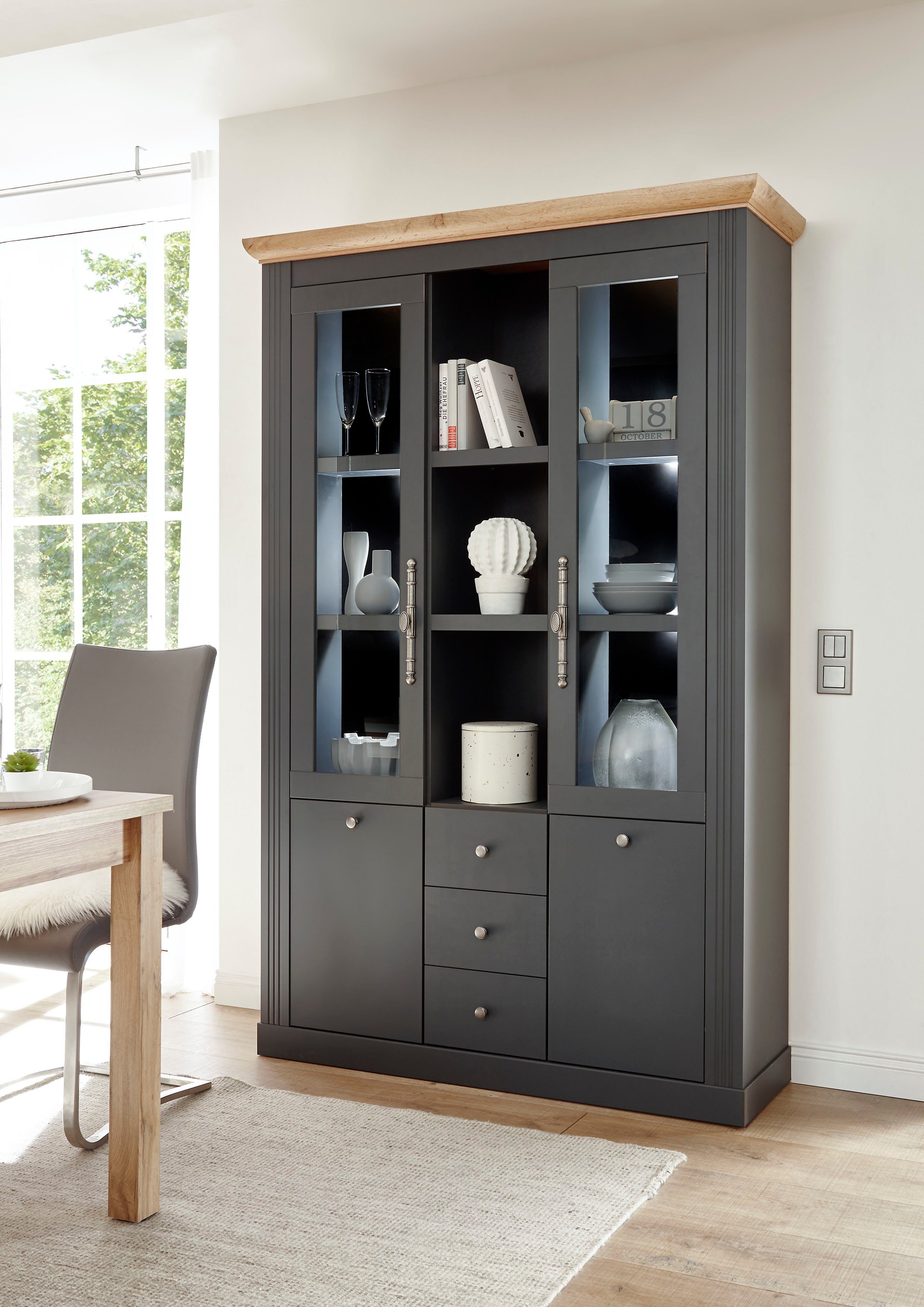 Grau dunkel Landhausstil, dunkel, Buffet Grau Applikation im romantischen Wotan | Westminster affaire by Home Dekor exclusiv Eiche