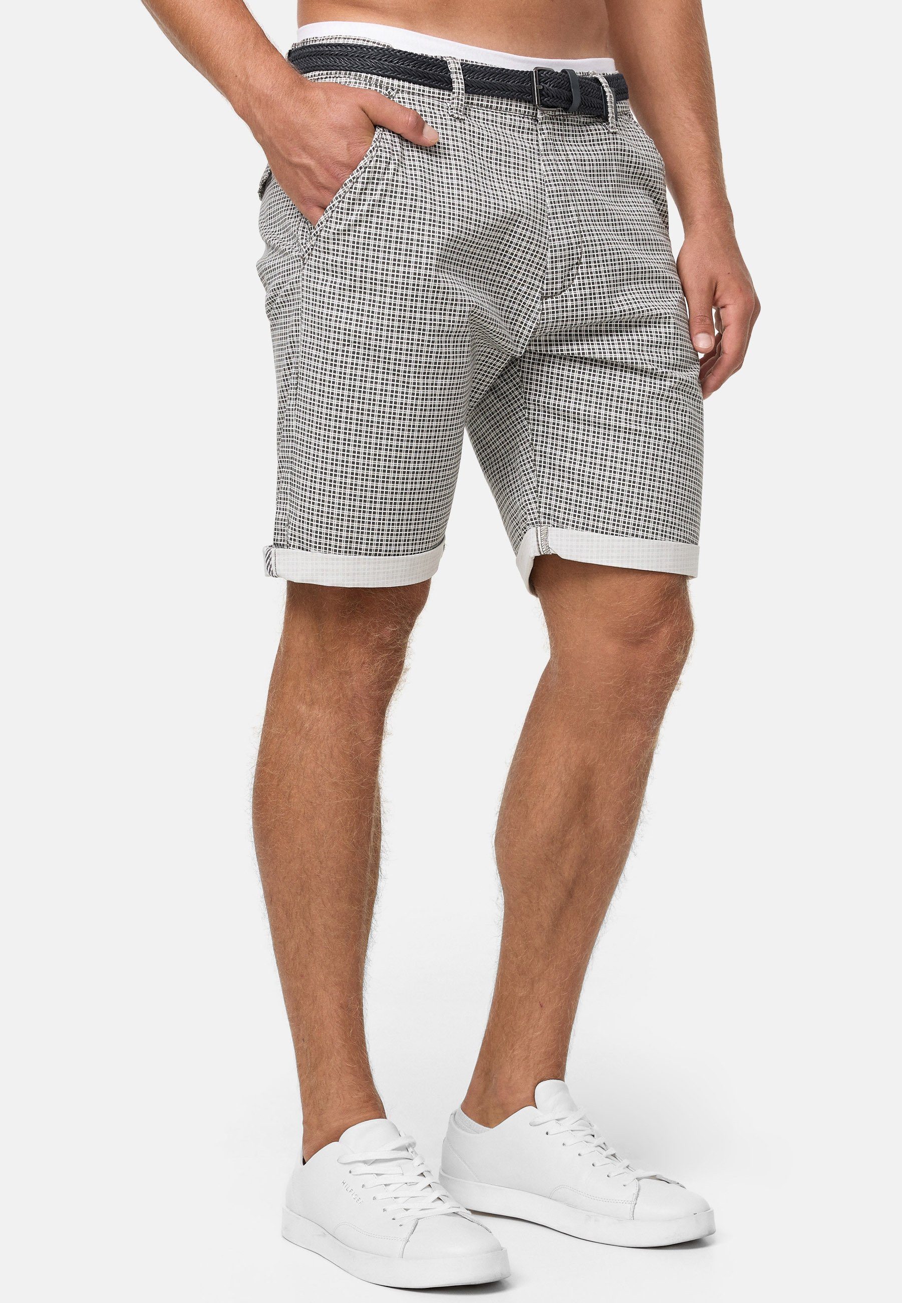 Indicode Chinoshorts Herren Bourchier Chino Shorts Herrenshorts Chino Shorts mit modernem Karomuster und einem Gürtel