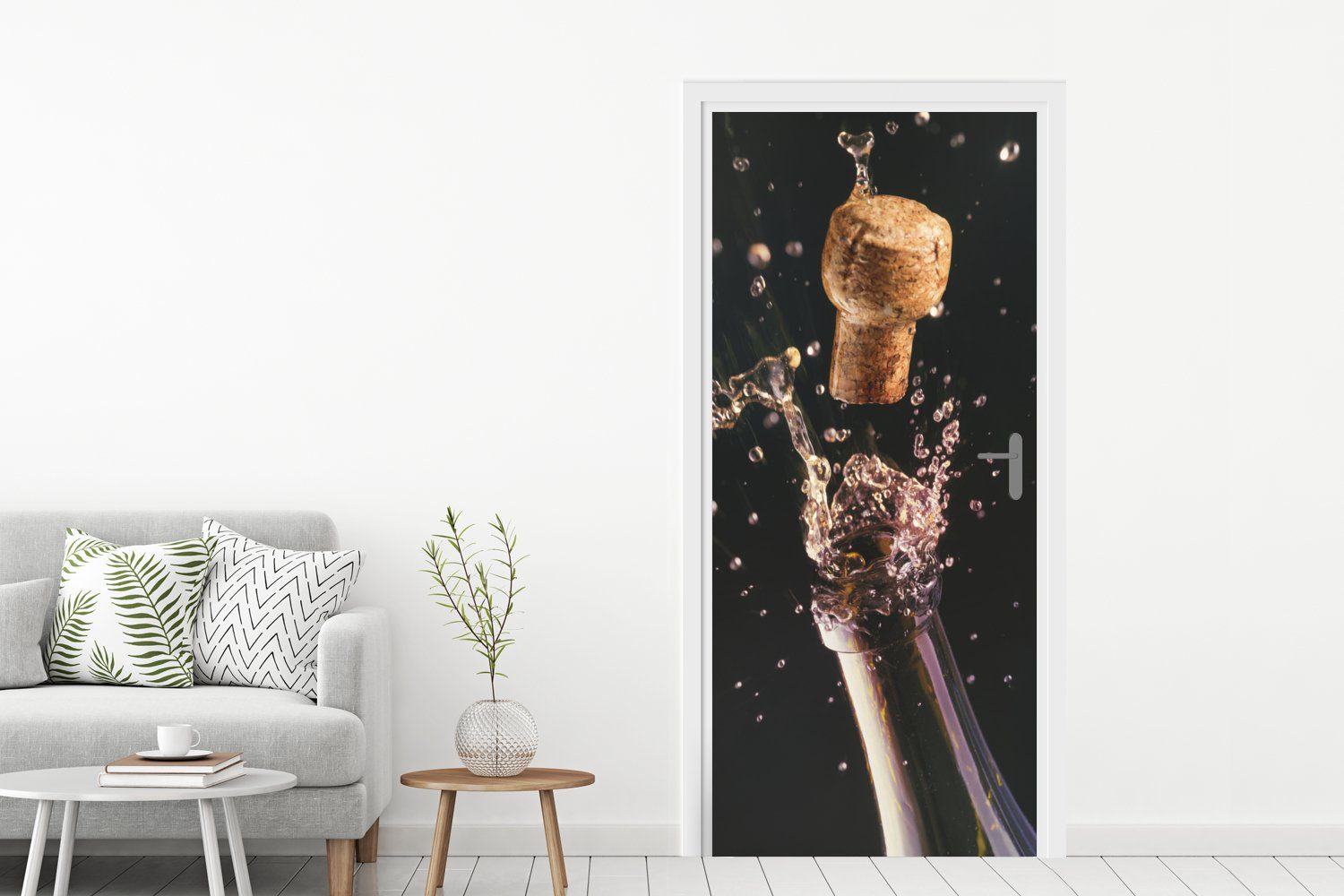 Matt, bedruckt, aus 75x205 Fototapete Champagnerflasche, cm Türaufkleber, Ein Türtapete Korken für knallt einer Tür, (1 St), MuchoWow