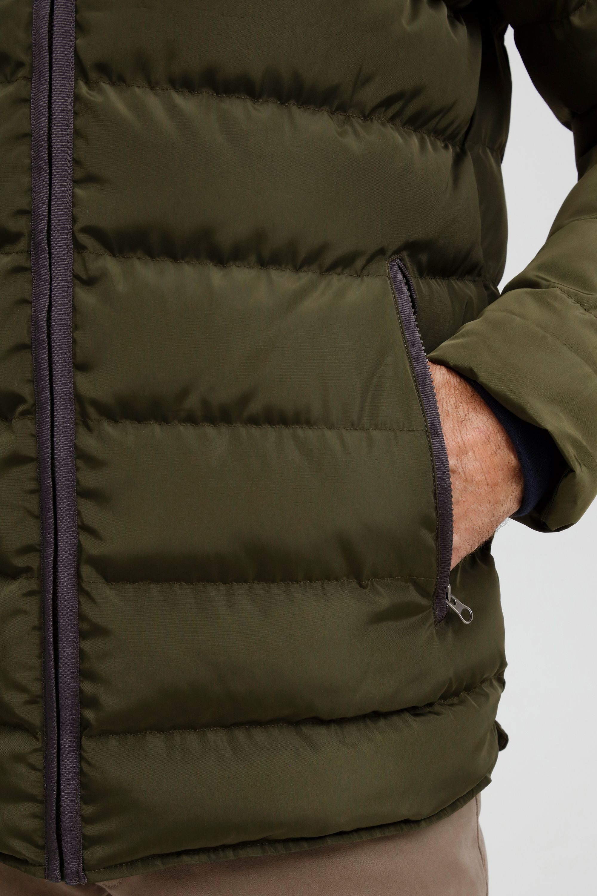 FQ1924 Steppjacke FQAksel Modische Jacke mit Steppungen