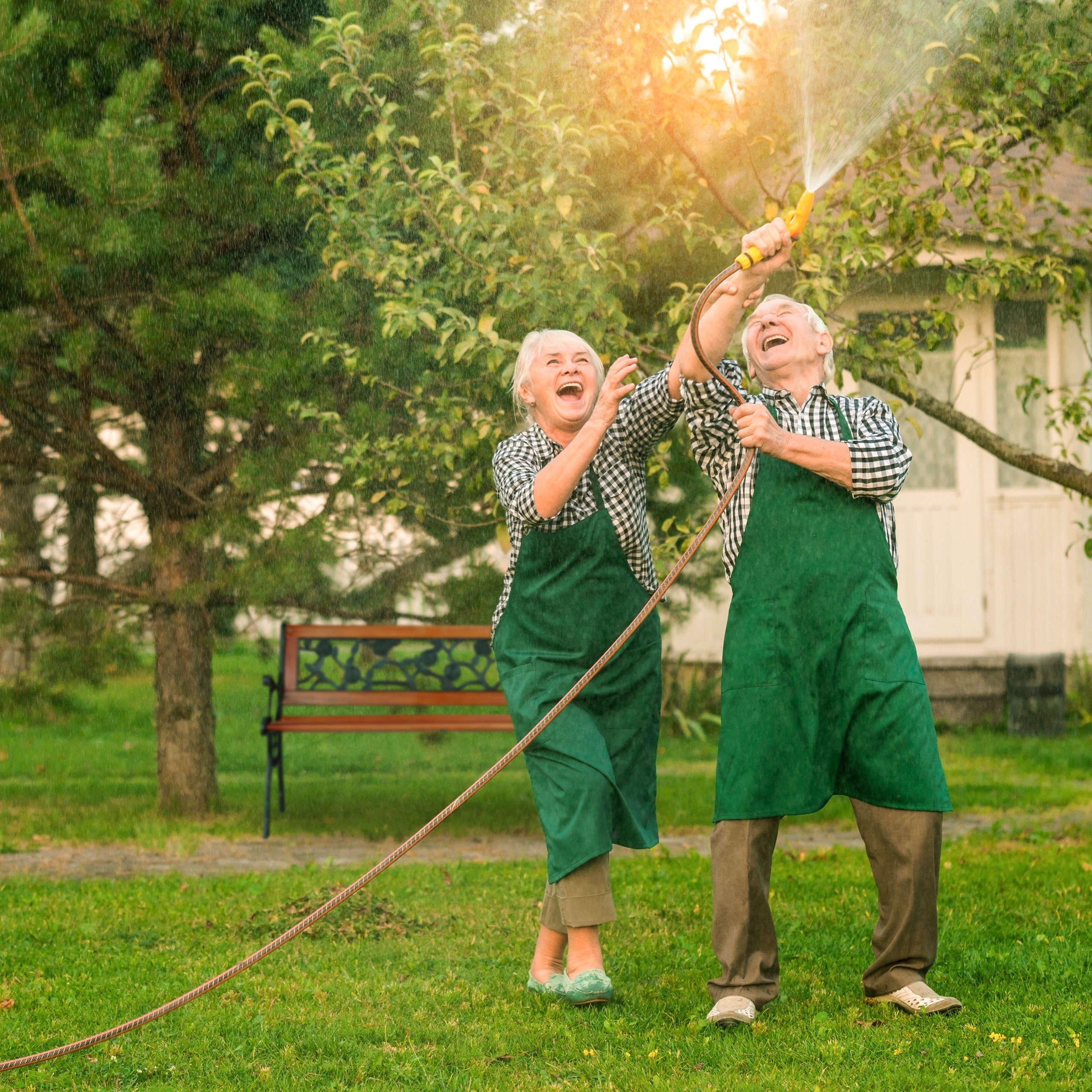 relaxdays Gartenbank mit Rosenmust