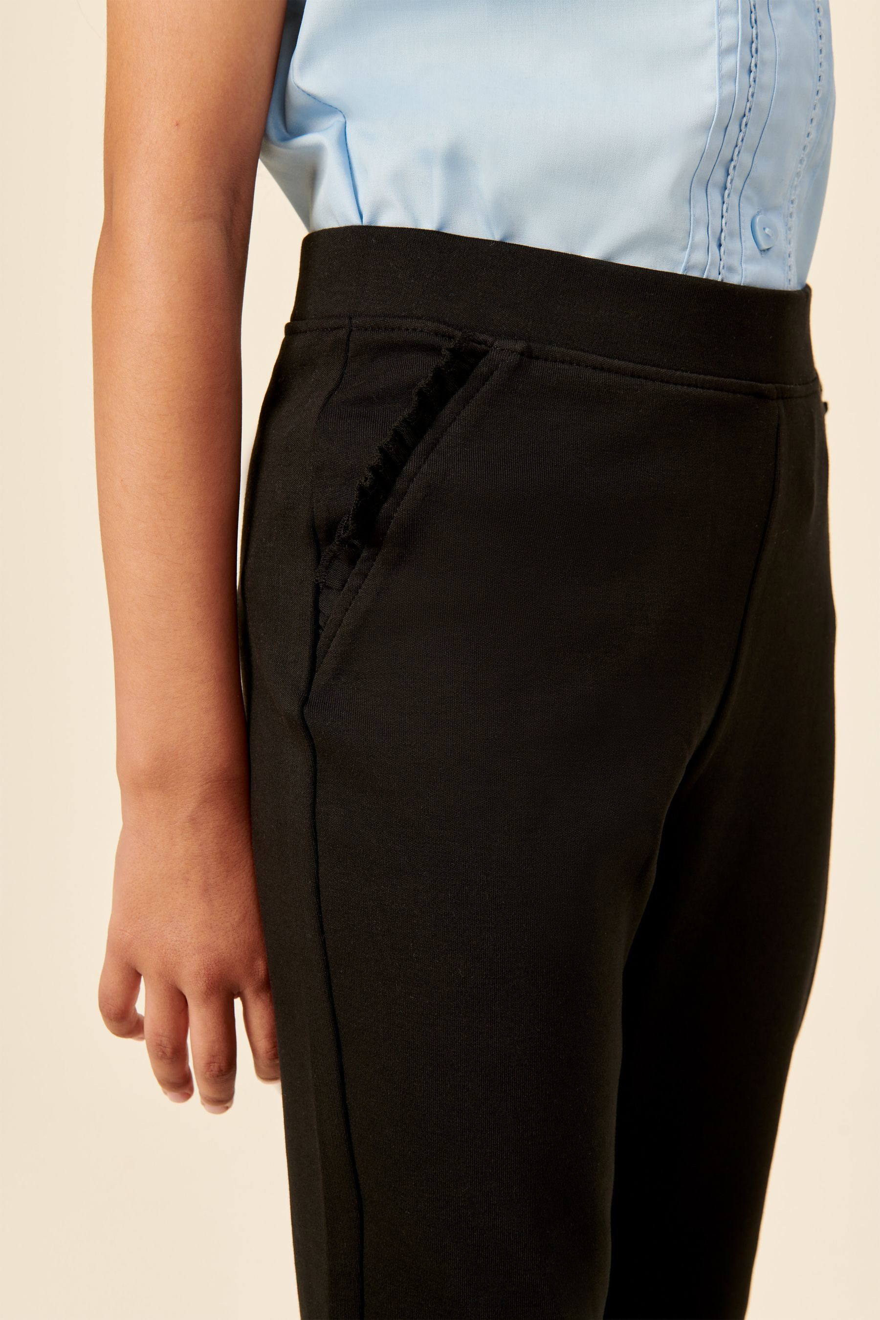 Next Stoffhose Hose mir Rüschendetail (1-tlg)
